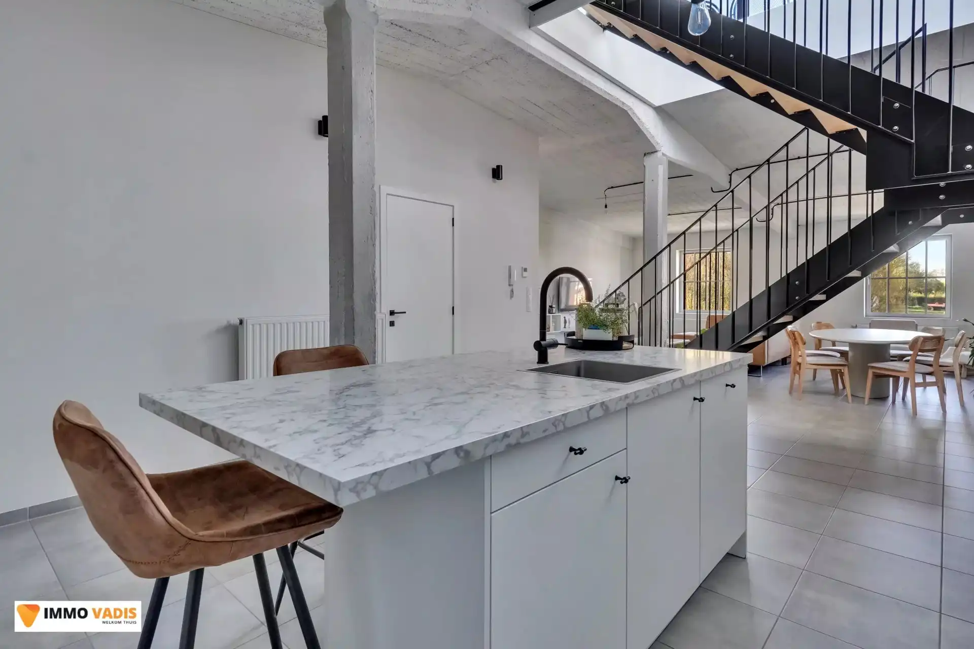 Stijlvol penthouse met twee volwaardige slaapkamers foto 8