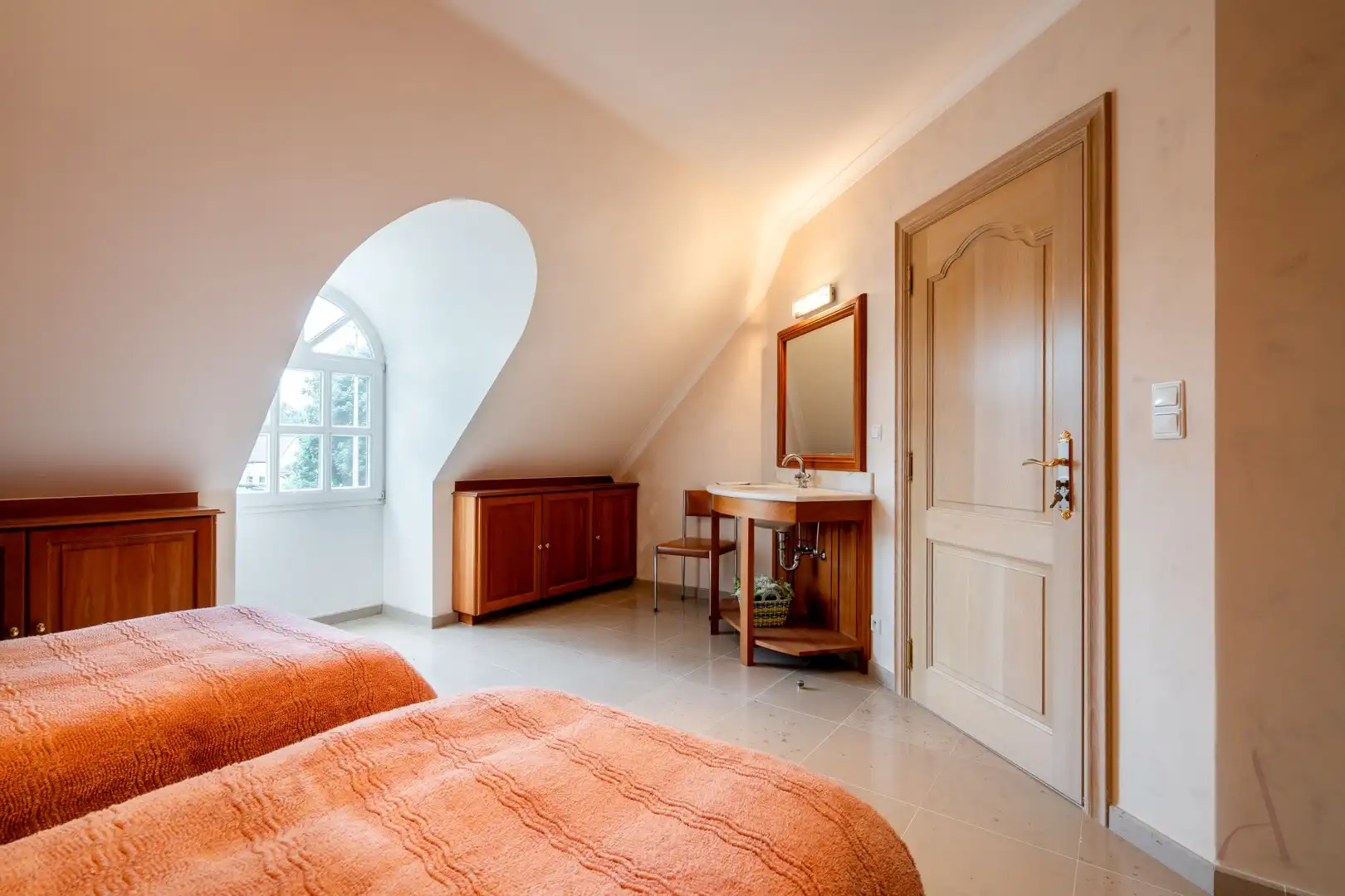 Riante karaktervolle villa met parktuin op ruim 1 hectare foto 19