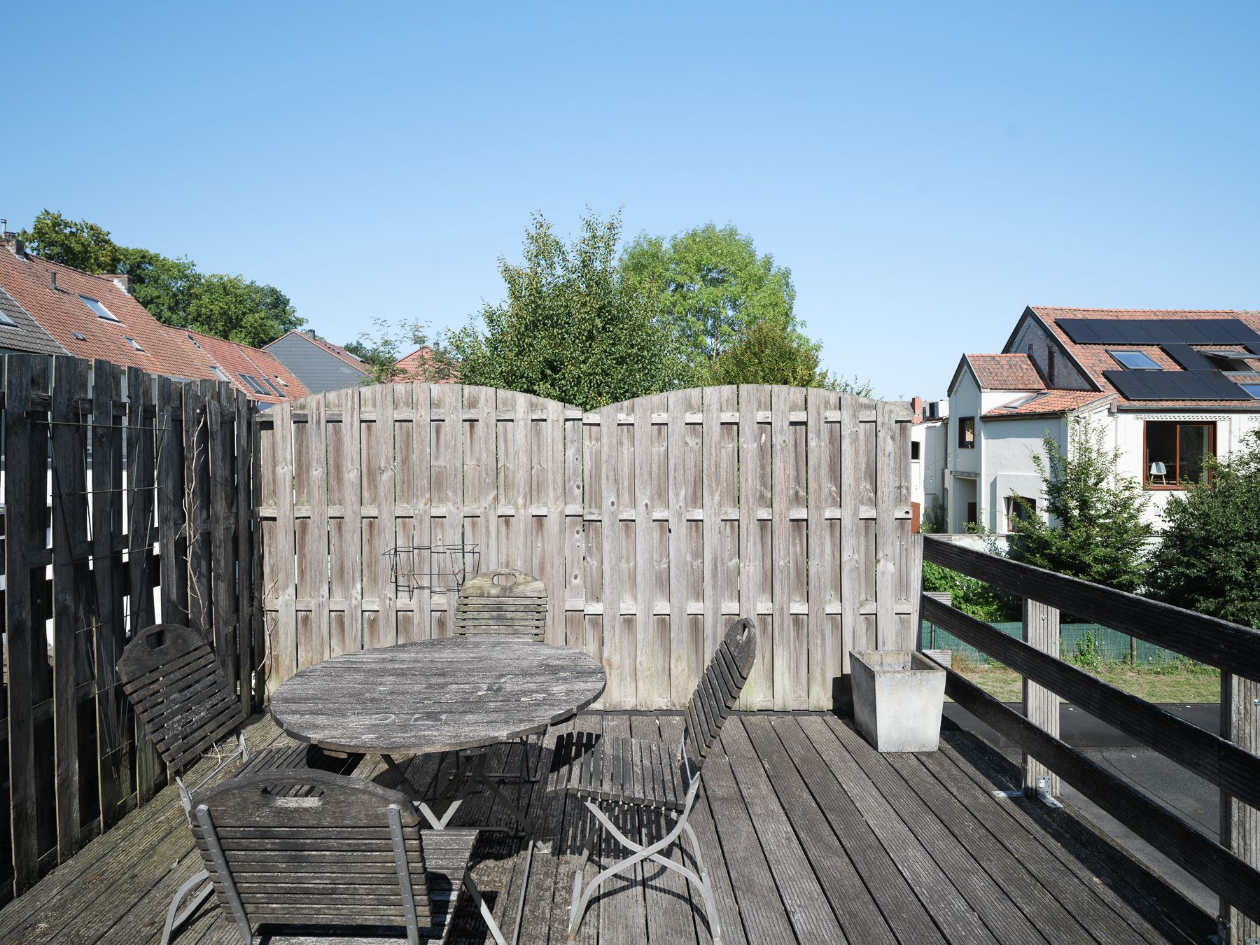 Lichtrijk duplex-appartement met potentieel foto 10