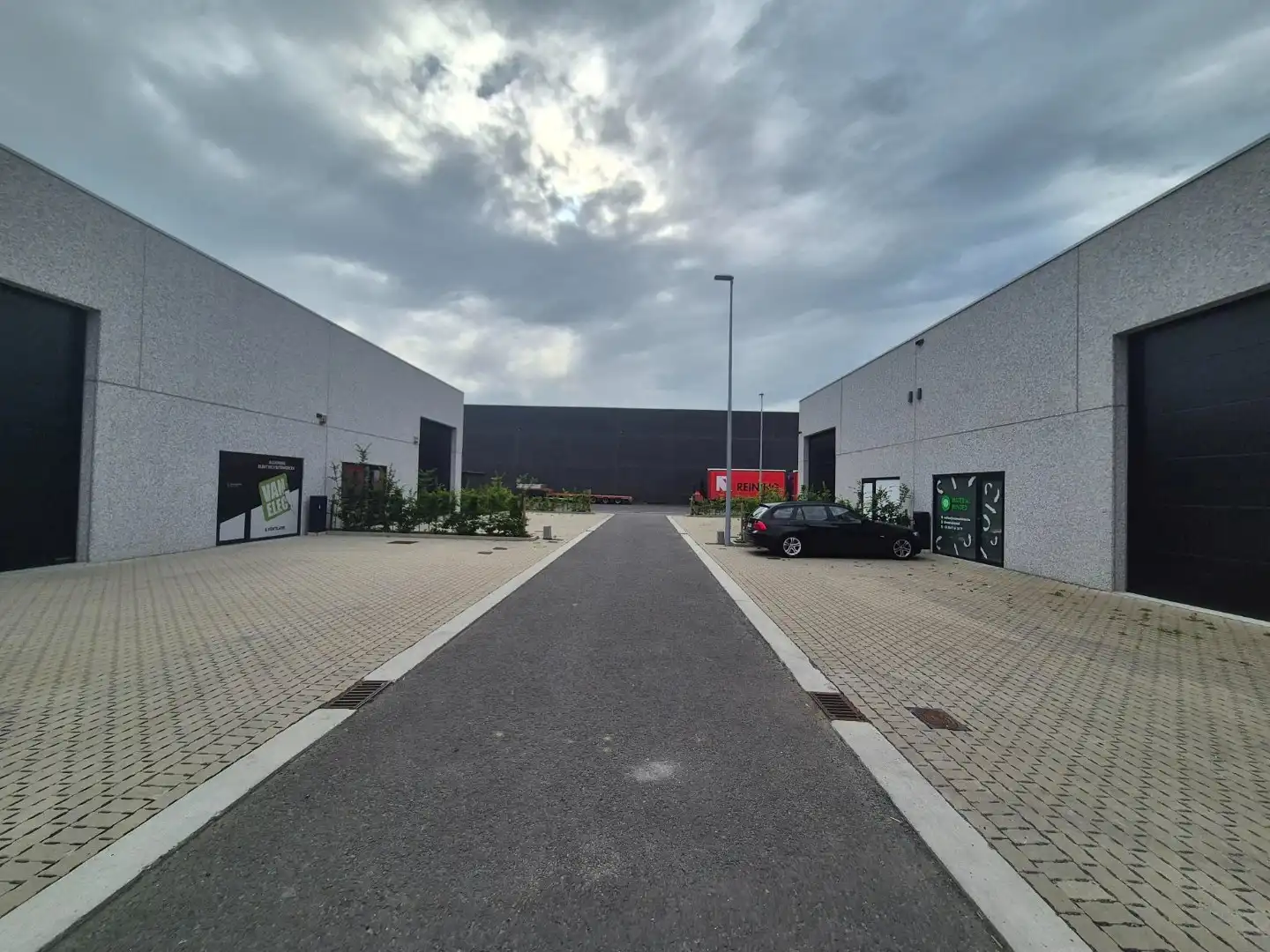 Recent KMO UNIT (140m²) te Oeselgem foto 2