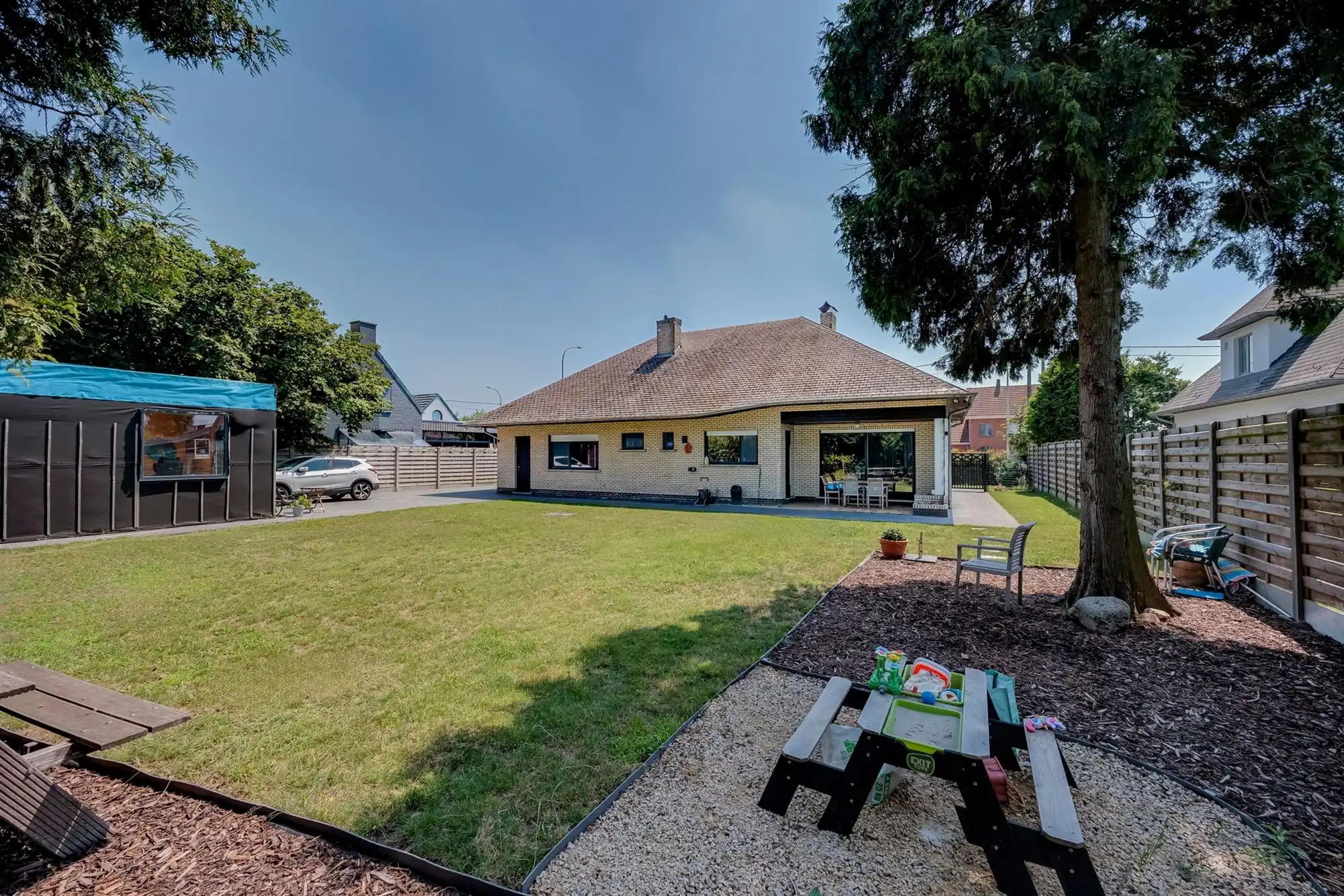 Instapklare villa met 3 slaapkamers, ruime tuin en voldoende parking op gunstige locatie! foto 12