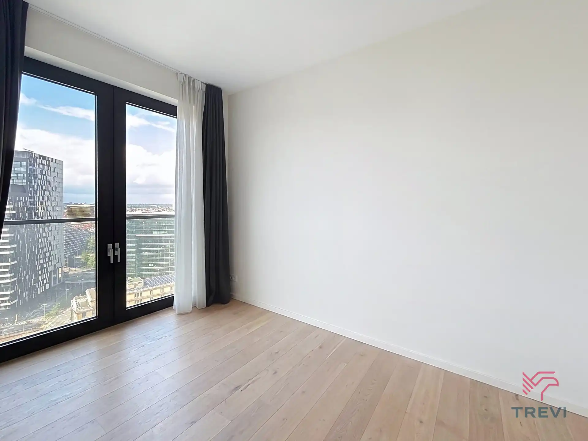 APPARTEMENT OP DE 21STE VERDIEPING IN DE EUROPESE WIJK ! foto 6
