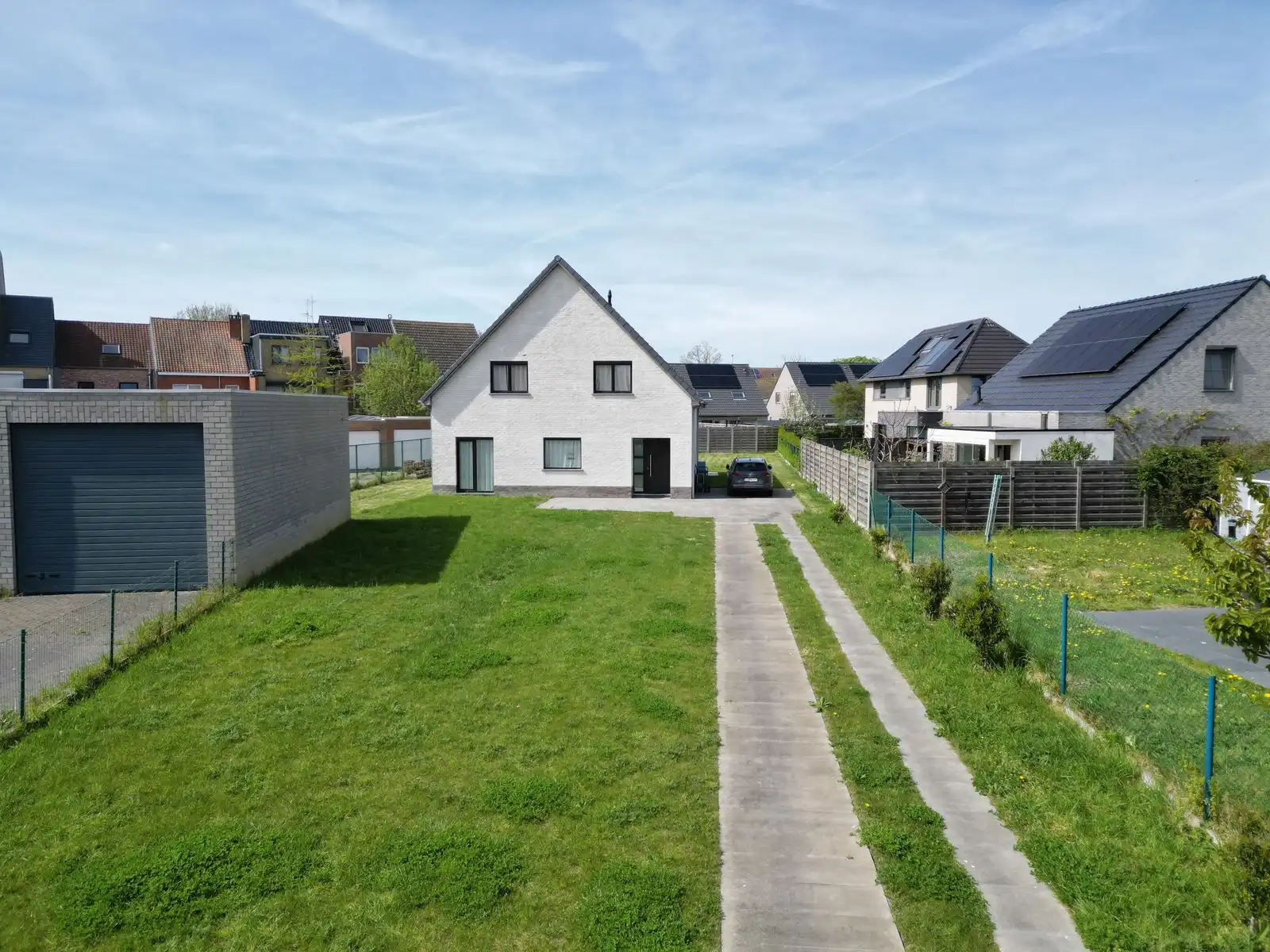 Recente vrijstaande villa op een royaal perceel (1044 m2) foto 2