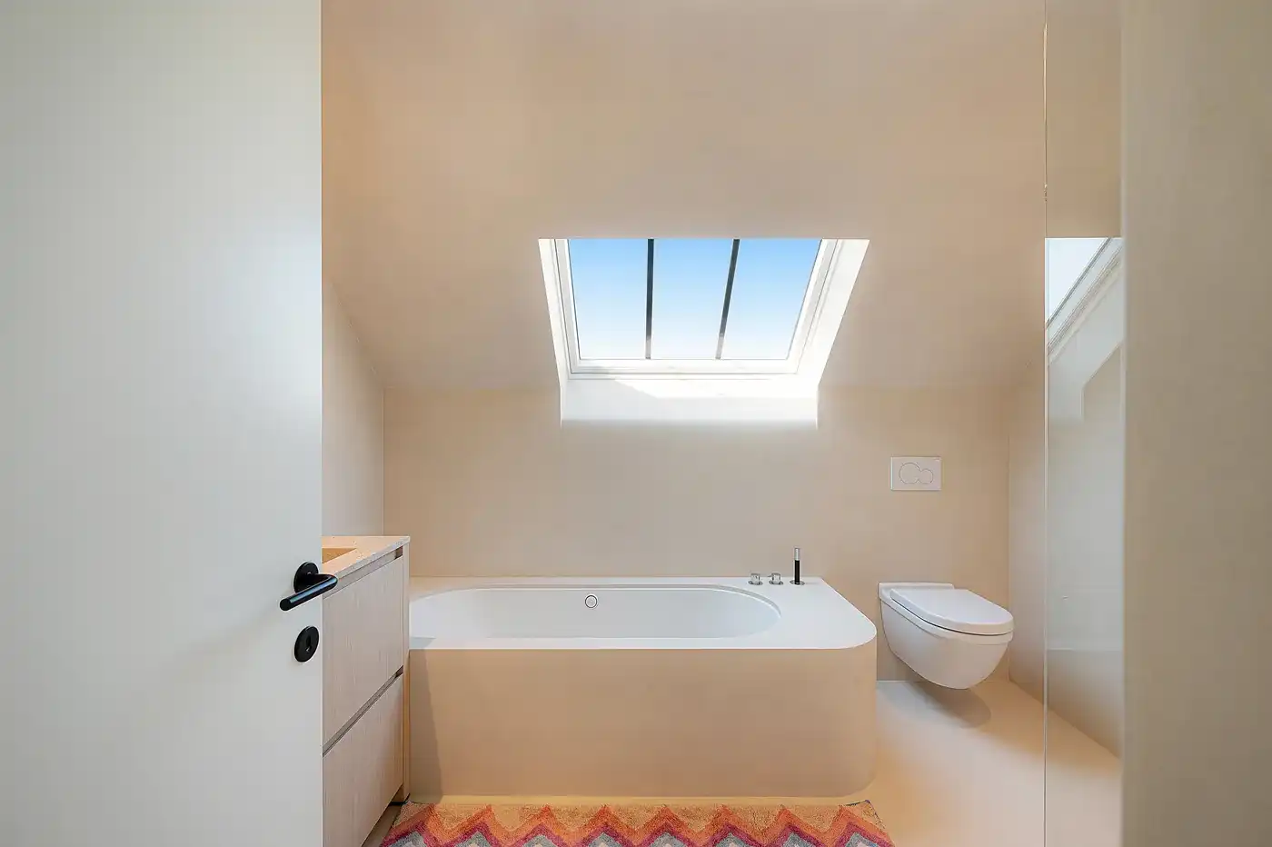 Volledig en zeer kwalitatief gerenoveerde villa op een ruim zuid-west gericht perceel foto 18