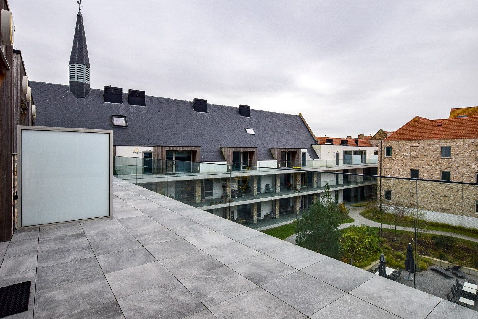 Prachtig 1-slaapkamerappartement (assistentiewoning) in Residentie Clarenhof, uniek wonen in hartje Nieuwpoort.  foto 17