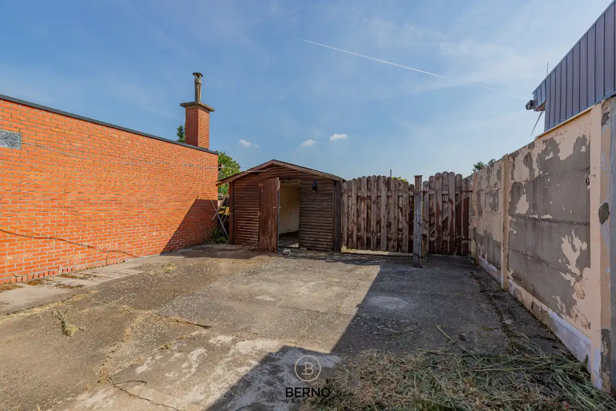 Landelijk gelegen renovatiewoning op 706 m² foto 11