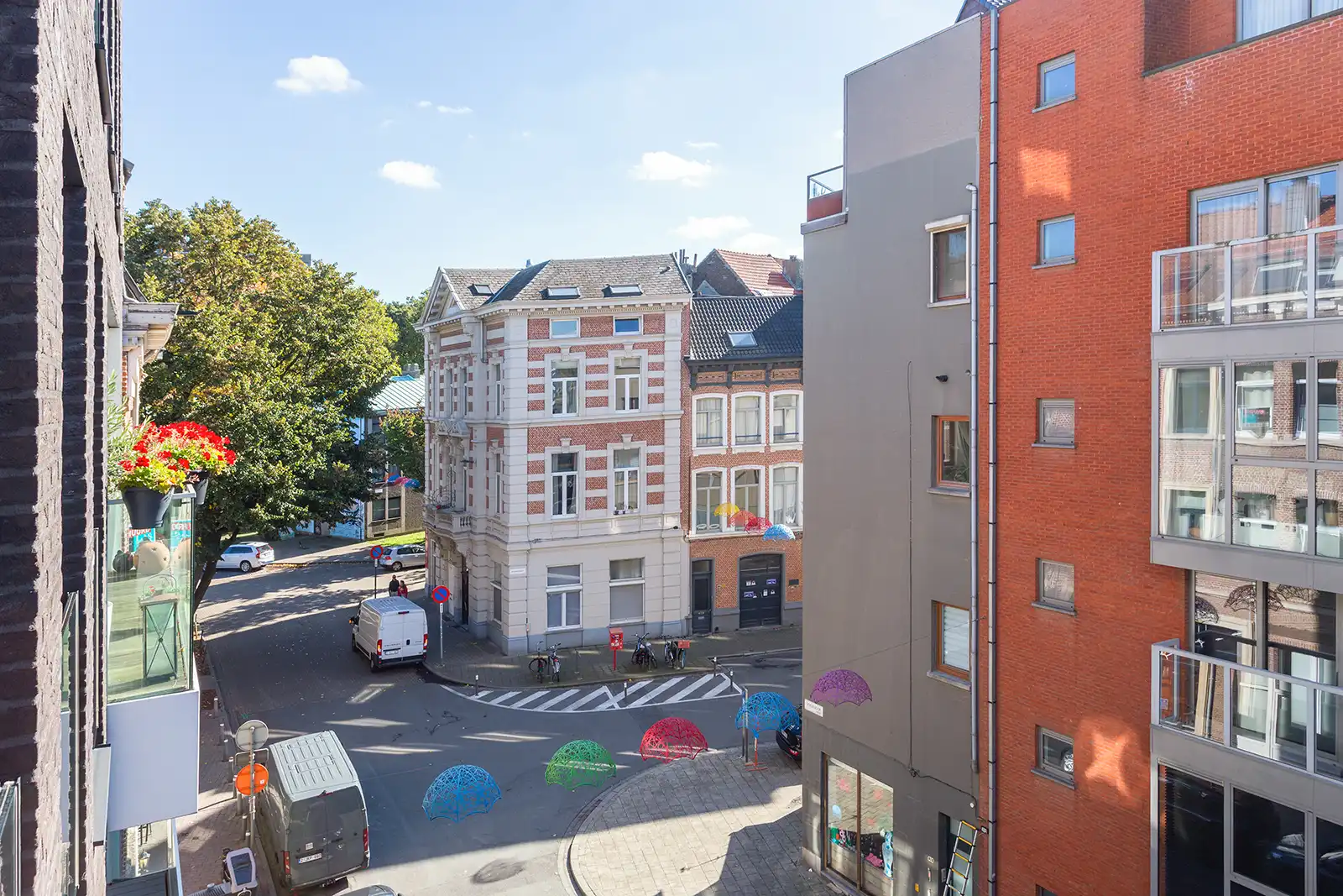 Luxueus en gemeubeld appartement met twee terrassen en parking op het Zuid foto 14