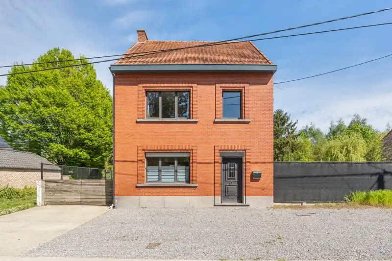 Rustig gelegen gezinswoning met aanpalend een groot bijgebouw op een perceel 9are foto 29