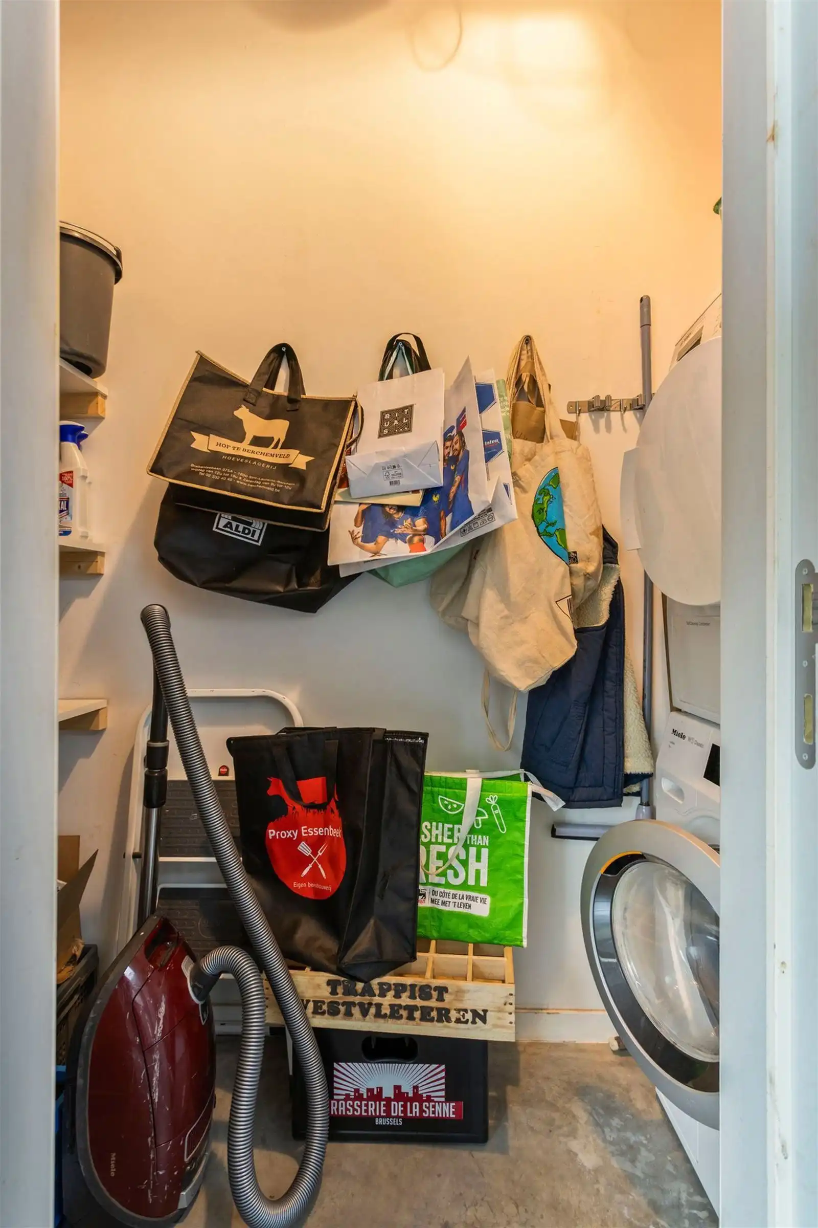 Instapklare en gerenoveerde woning met 3 slaapkamers, bureau en gezellige tuin in Halle foto 11