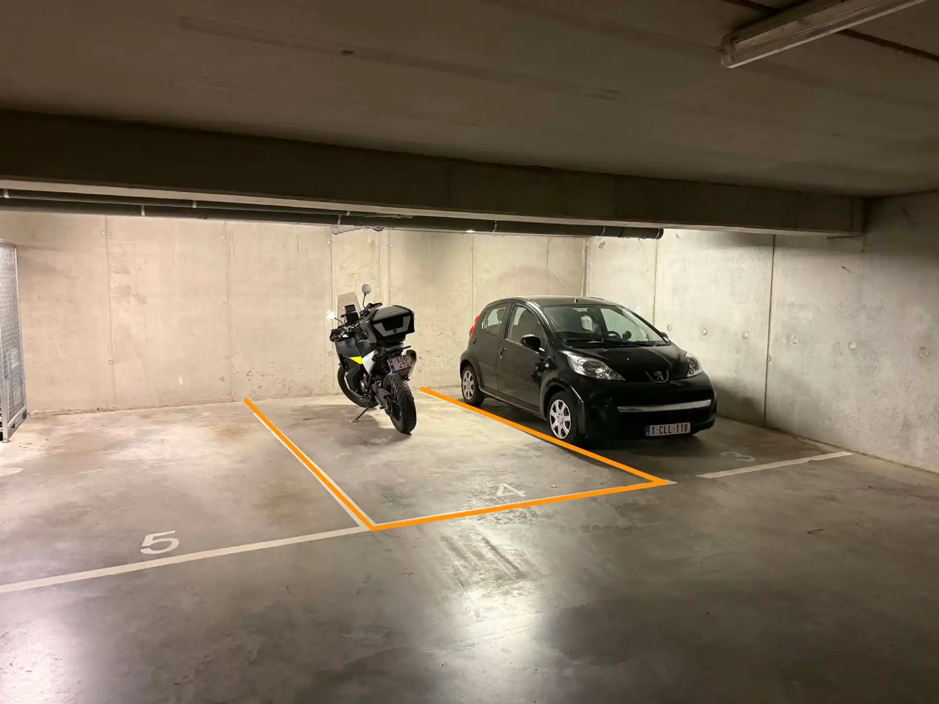 Recent appartement met ruim zonneterras en parkeerplaats foto 29