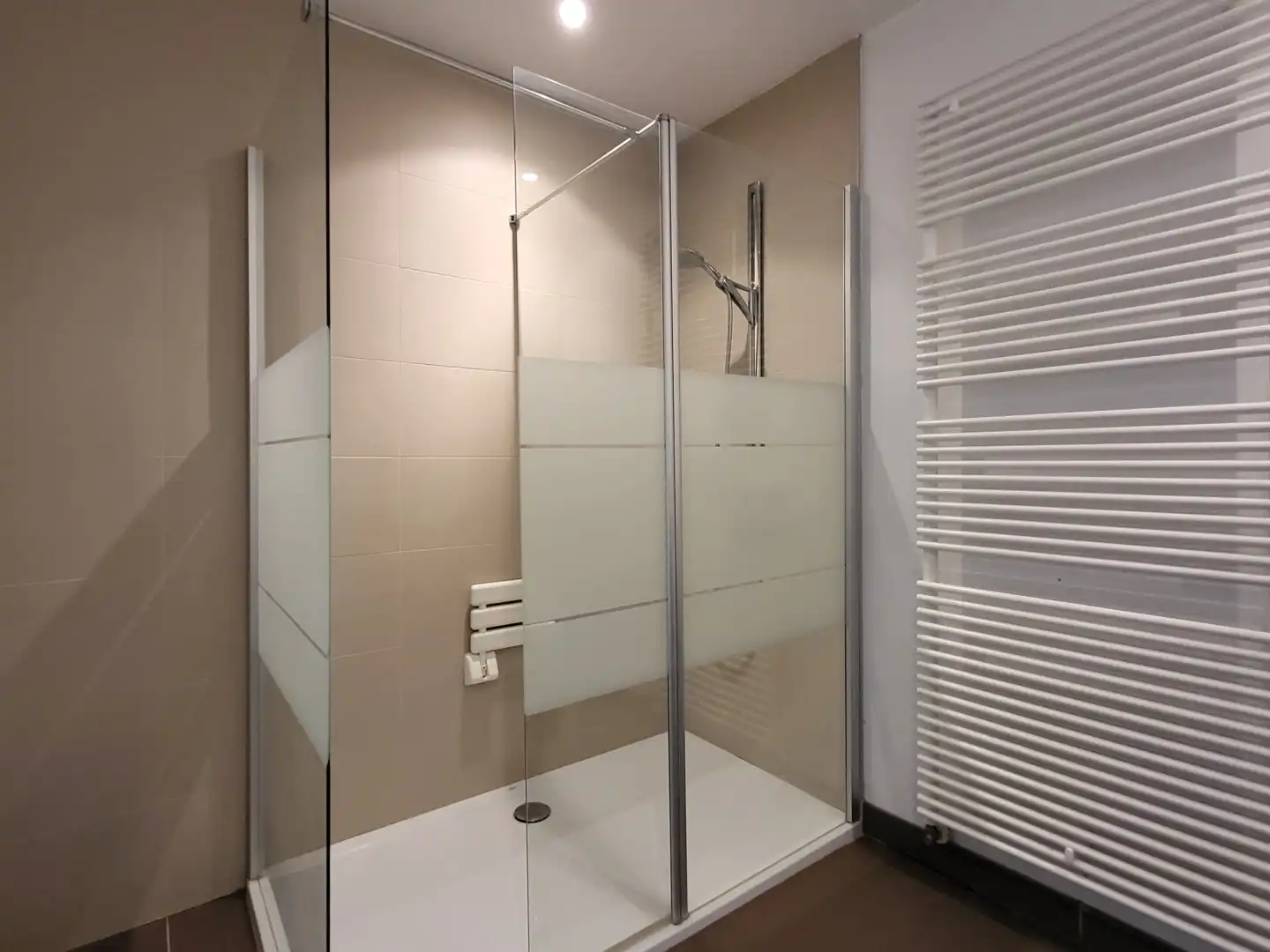 Prachtig energiezuinig 2-slaapkamerappartement met 2 zonnige terrassen en lift in hartje Geraardsbergen. foto 26