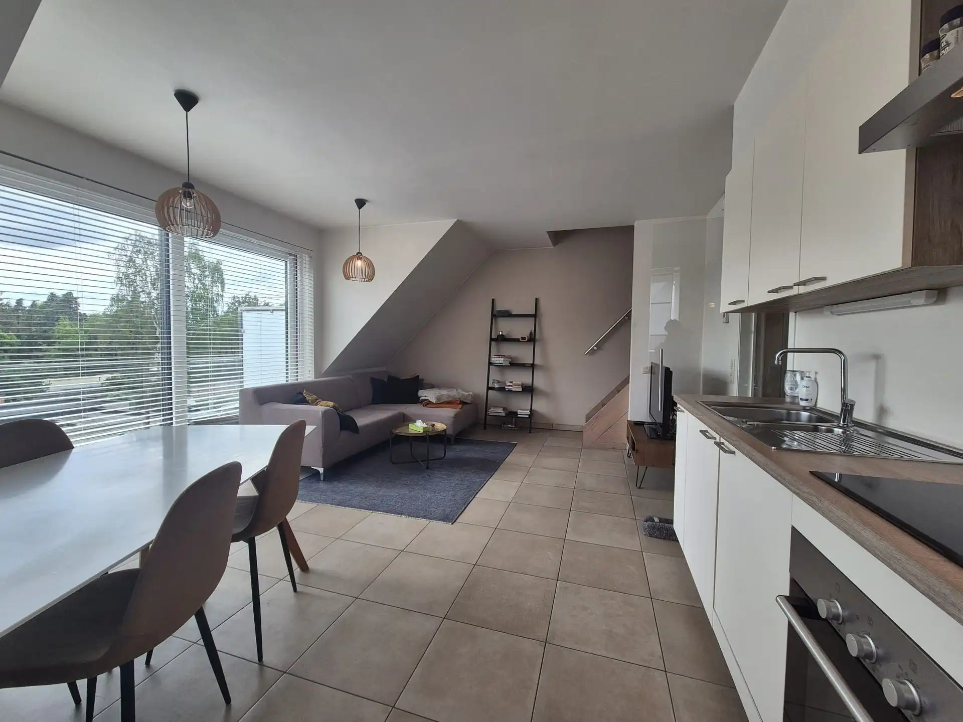 Gunstig gelegen ruim éénslaapkamer appartement met leuk terras. foto 4