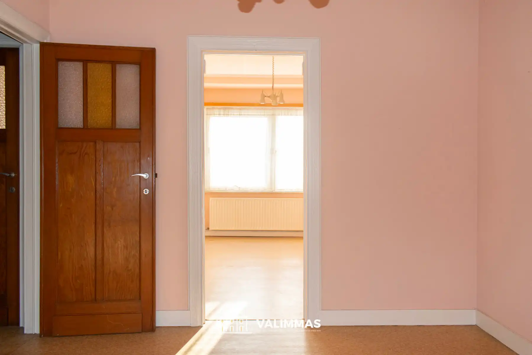 Ruime en verzorgde rijwoning met overdekte koer en garage... foto 13