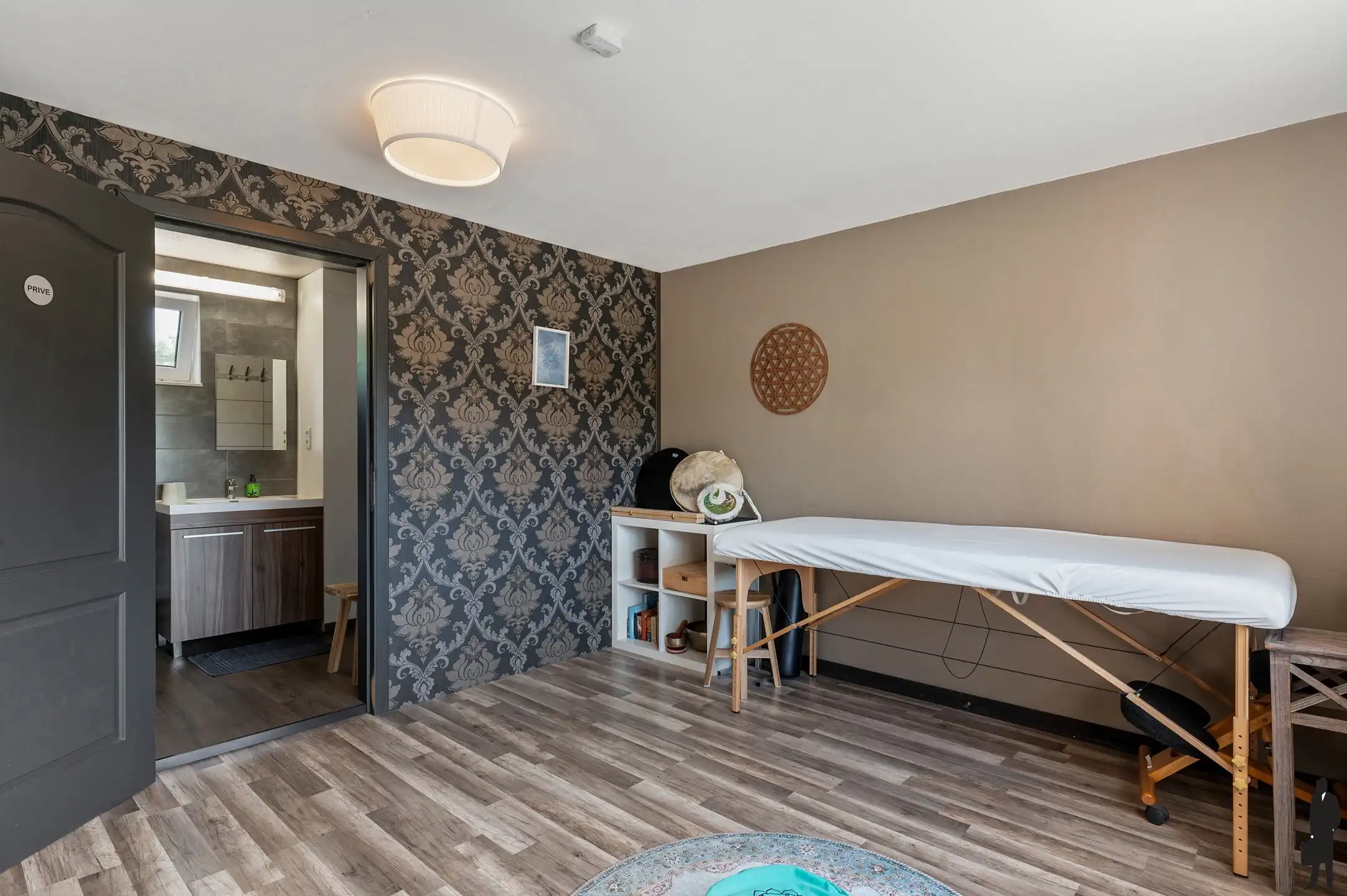 Charmante, zeer ruime, gerenoveerde ingenieursvilla in groen foto 14