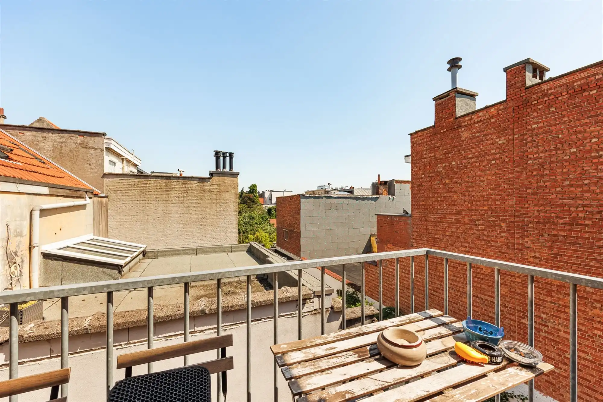 Appartement met terras op gunstige locatie foto 3