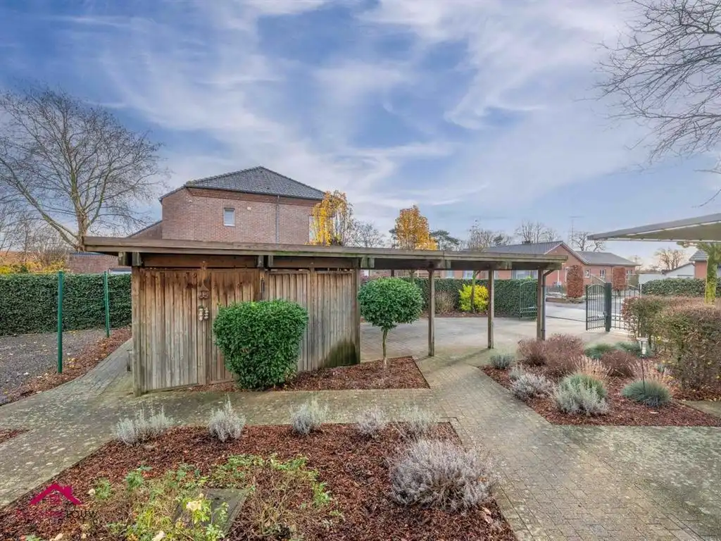 Ruime vrijstaande en instapklare woning in hedendaagse stijl foto 9