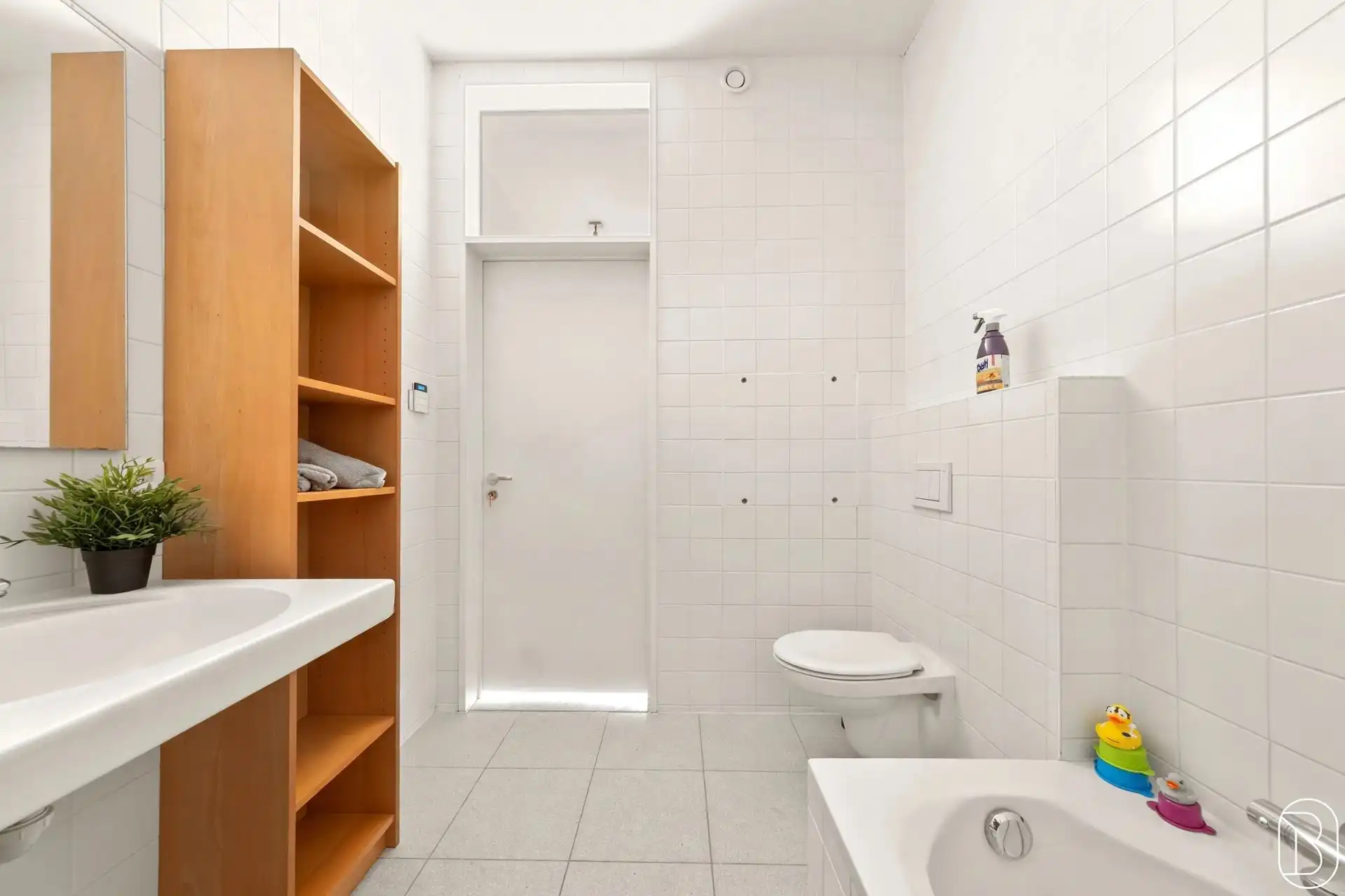 TOPGELEGEN APPARTEMENT met 2 slaapkamers en leuk ZONNETERRAS foto 14