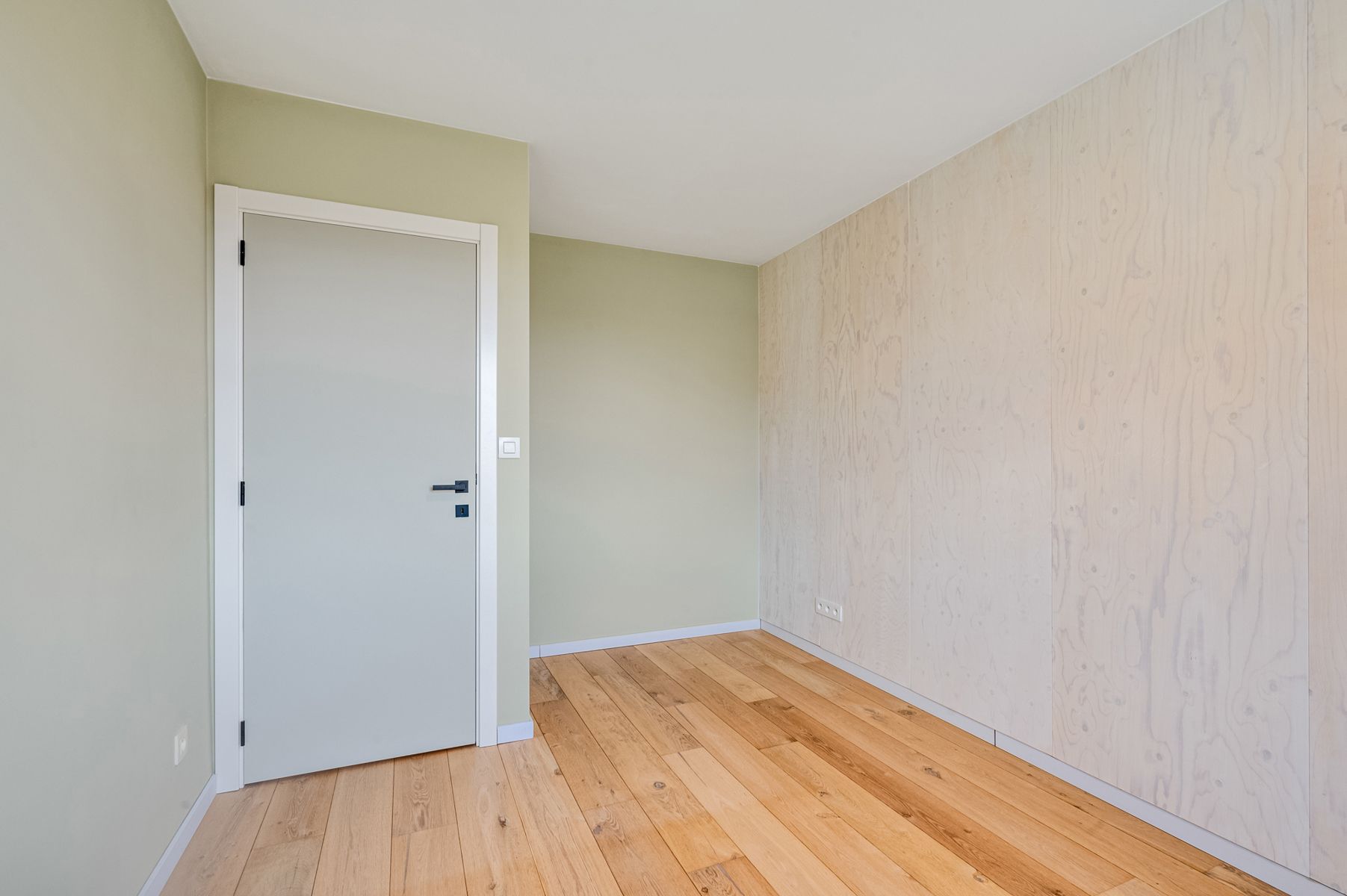 Stijlvolle energiezuinige gezinwoning 4slpk’s en tuintje! foto 17