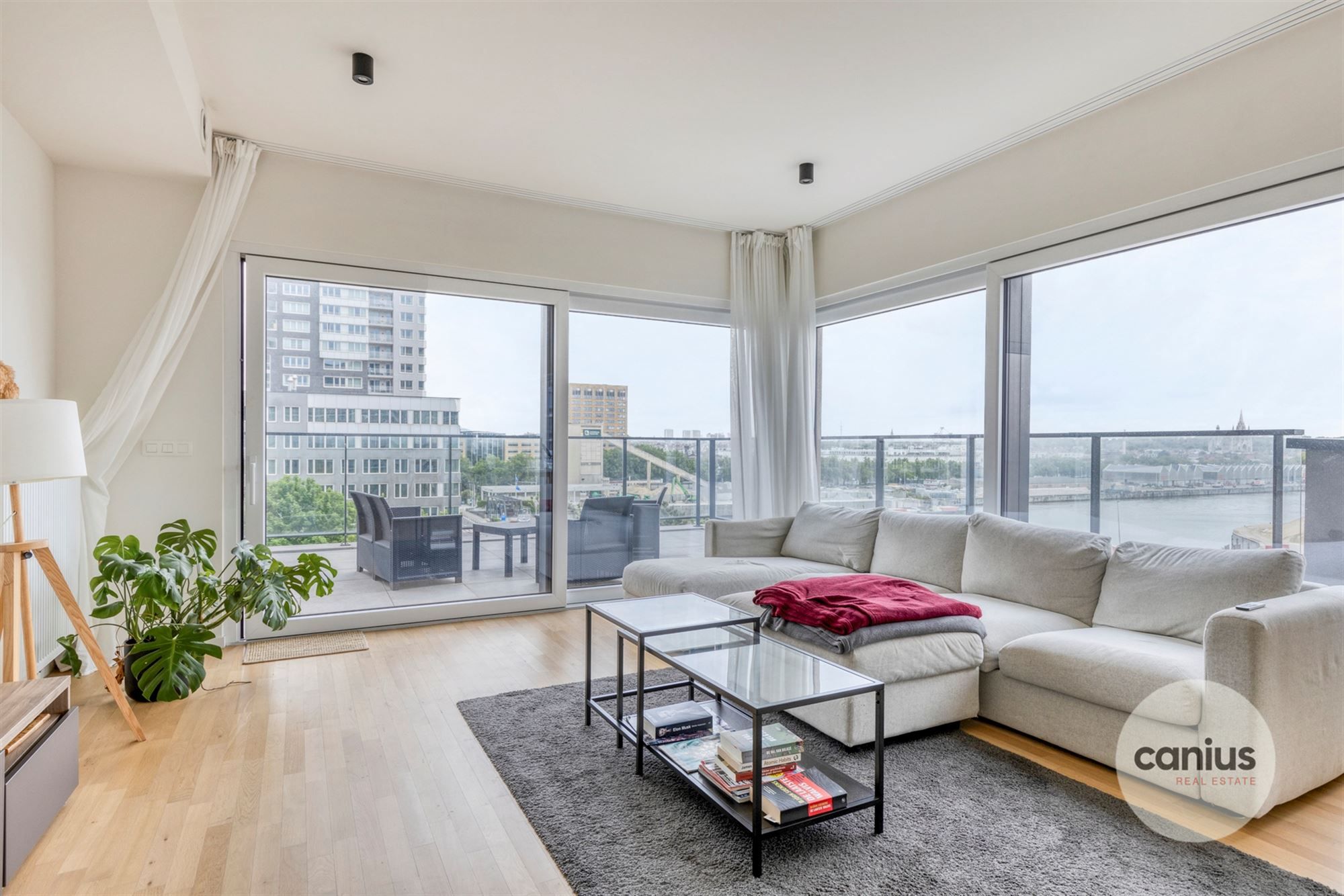PENTHOUSE MET MAGNIFIEK TERRAS, 3 SLKS + AUTOSTAANPLAATS foto 6