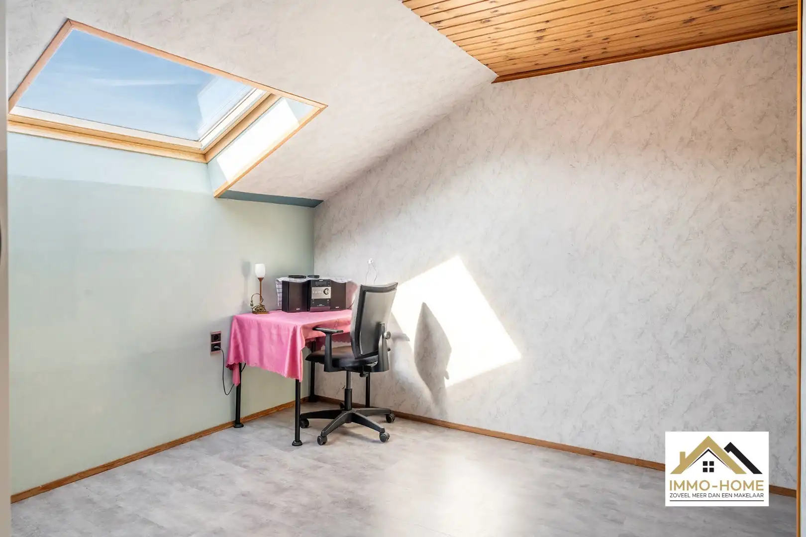 prachtige rijwoning in rustige buurt foto 15