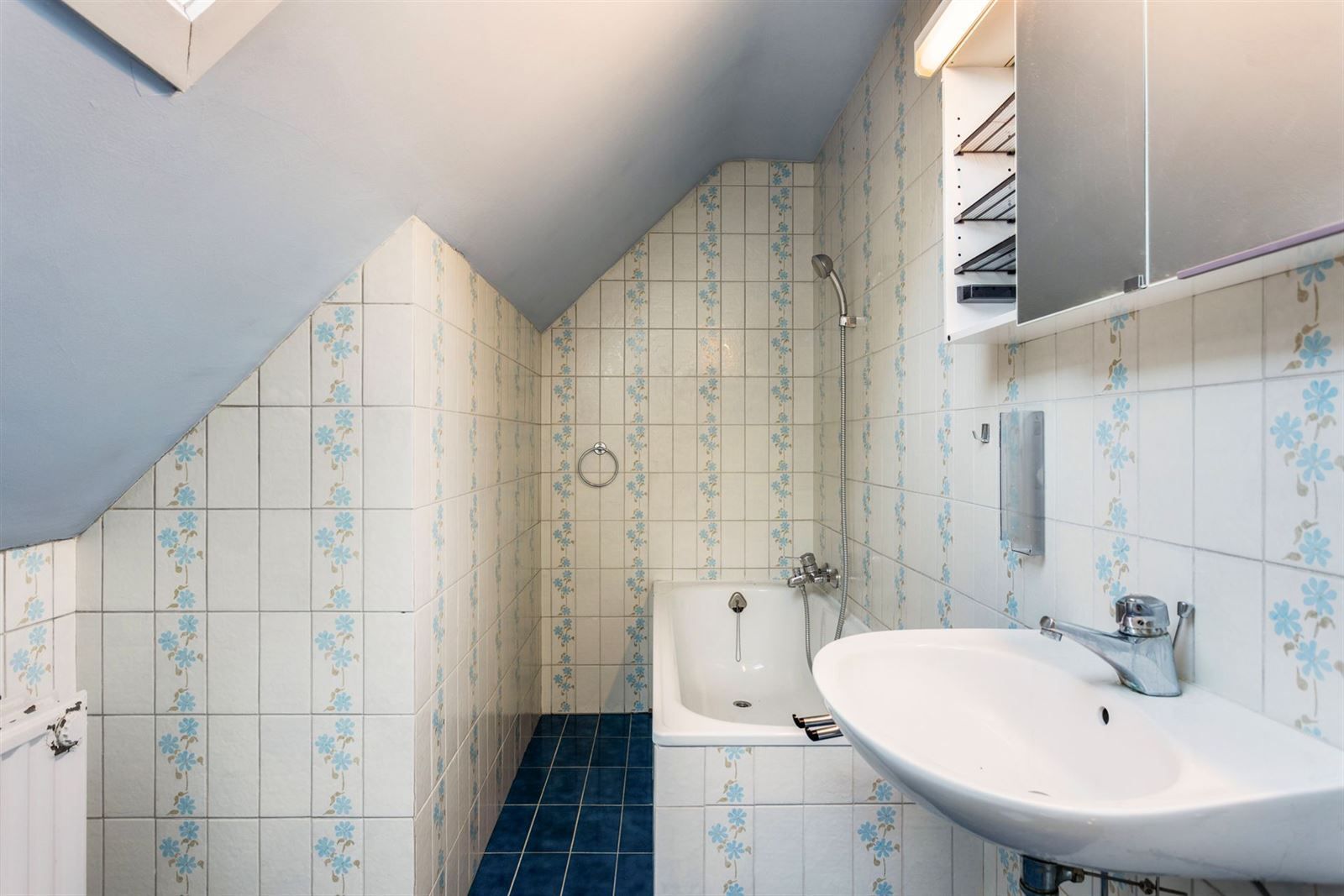 Ruime achterin gelegen villa met 5 slaapkamers op prachtig terrein van 40a foto 21