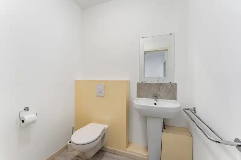 Roeselare- ruime bel-etage met 3 slaapkamers op toplocatie foto 14