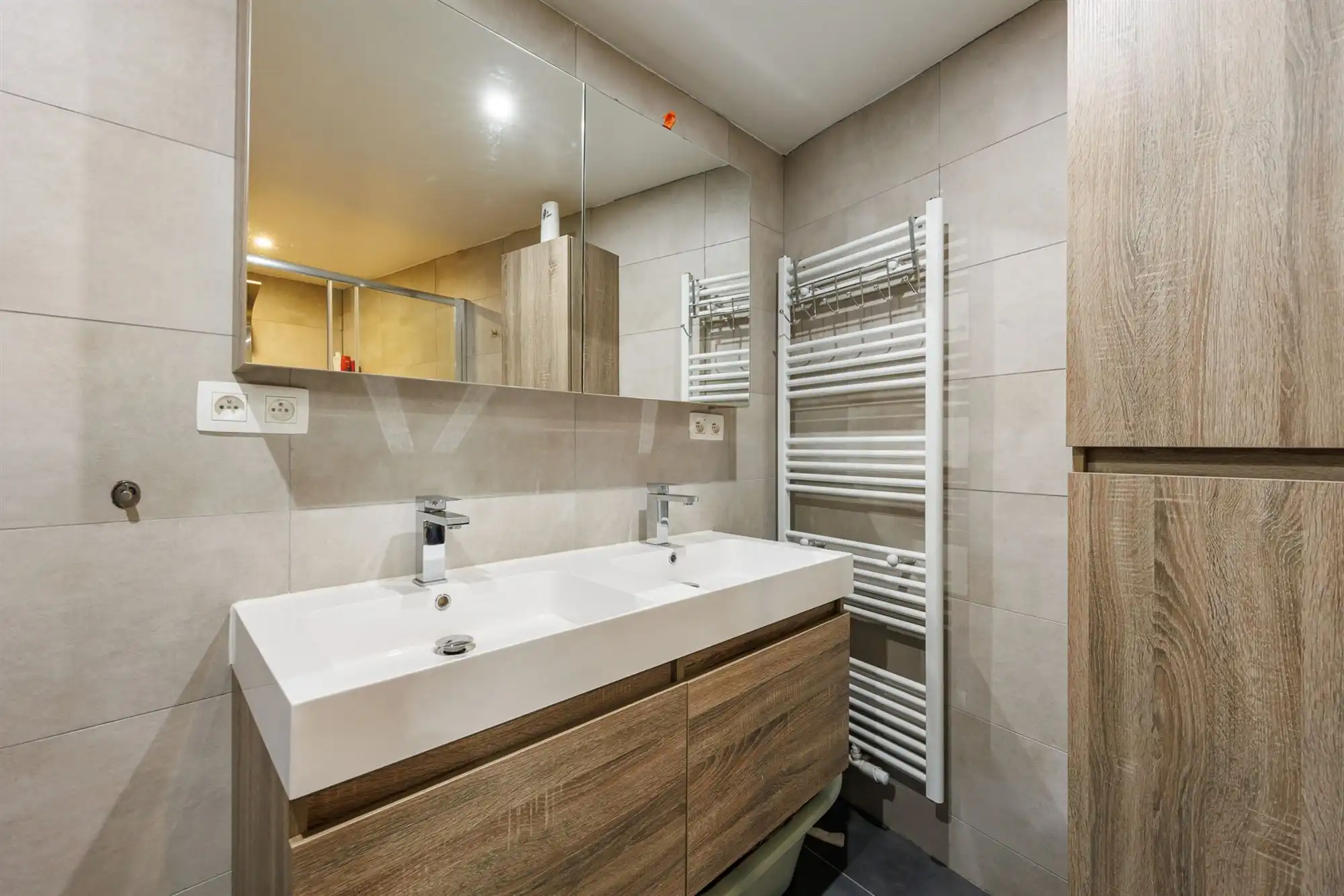 Triplex appartement met handelspand op gunstige locatie foto 4