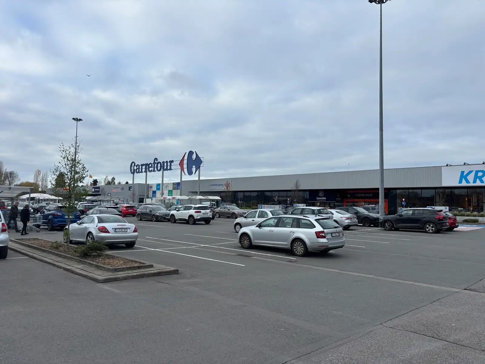Handelspand 2.899 m² te huur Carrefour Oostakker foto 4