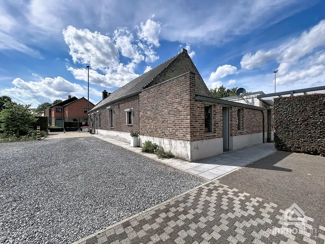 Ruime woning op bijna 2.000 m² grond met dubbele garage en werkhuis foto 51