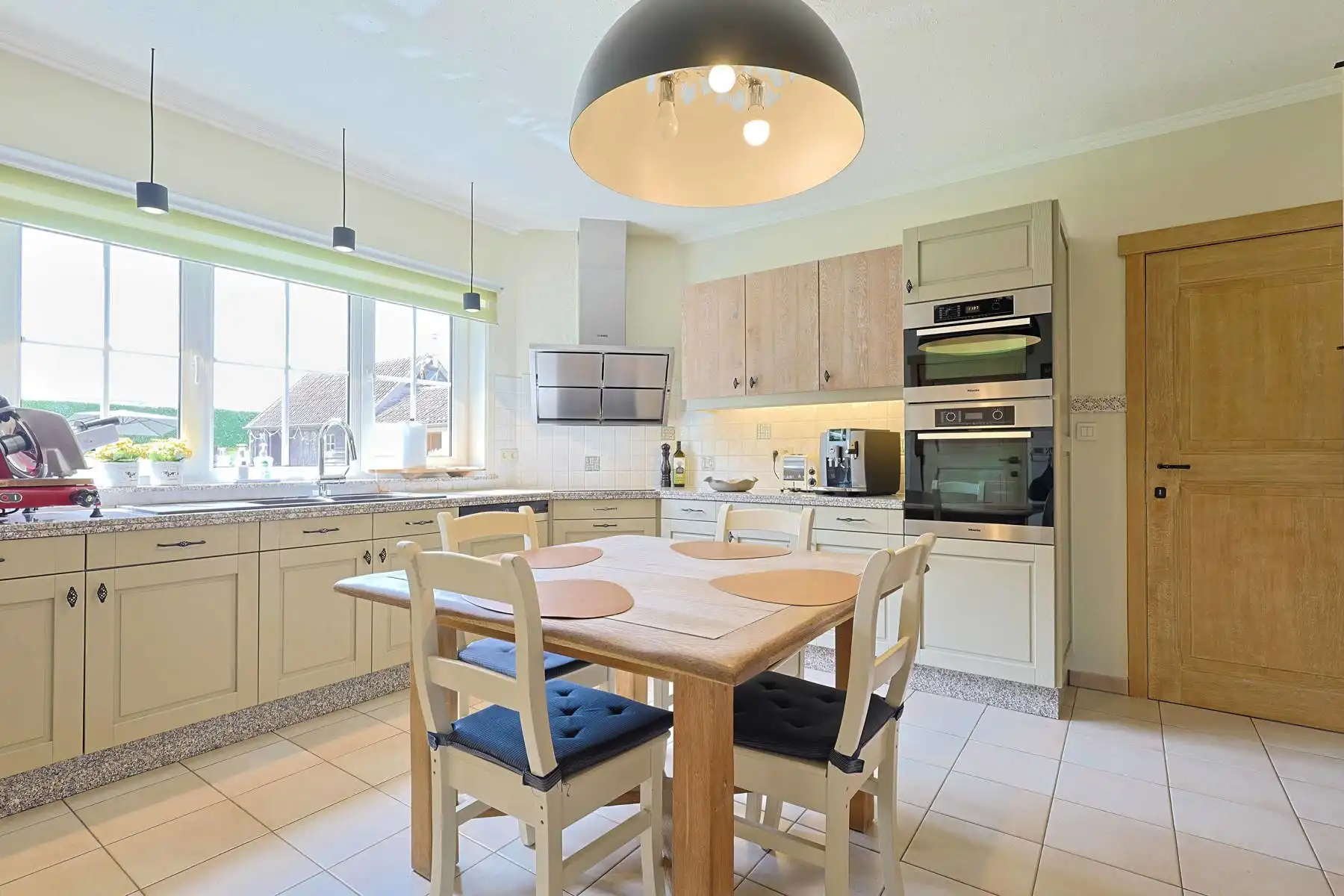 Exclusieve villa te koop - luxe, comfort en rust verzekerd. foto 8