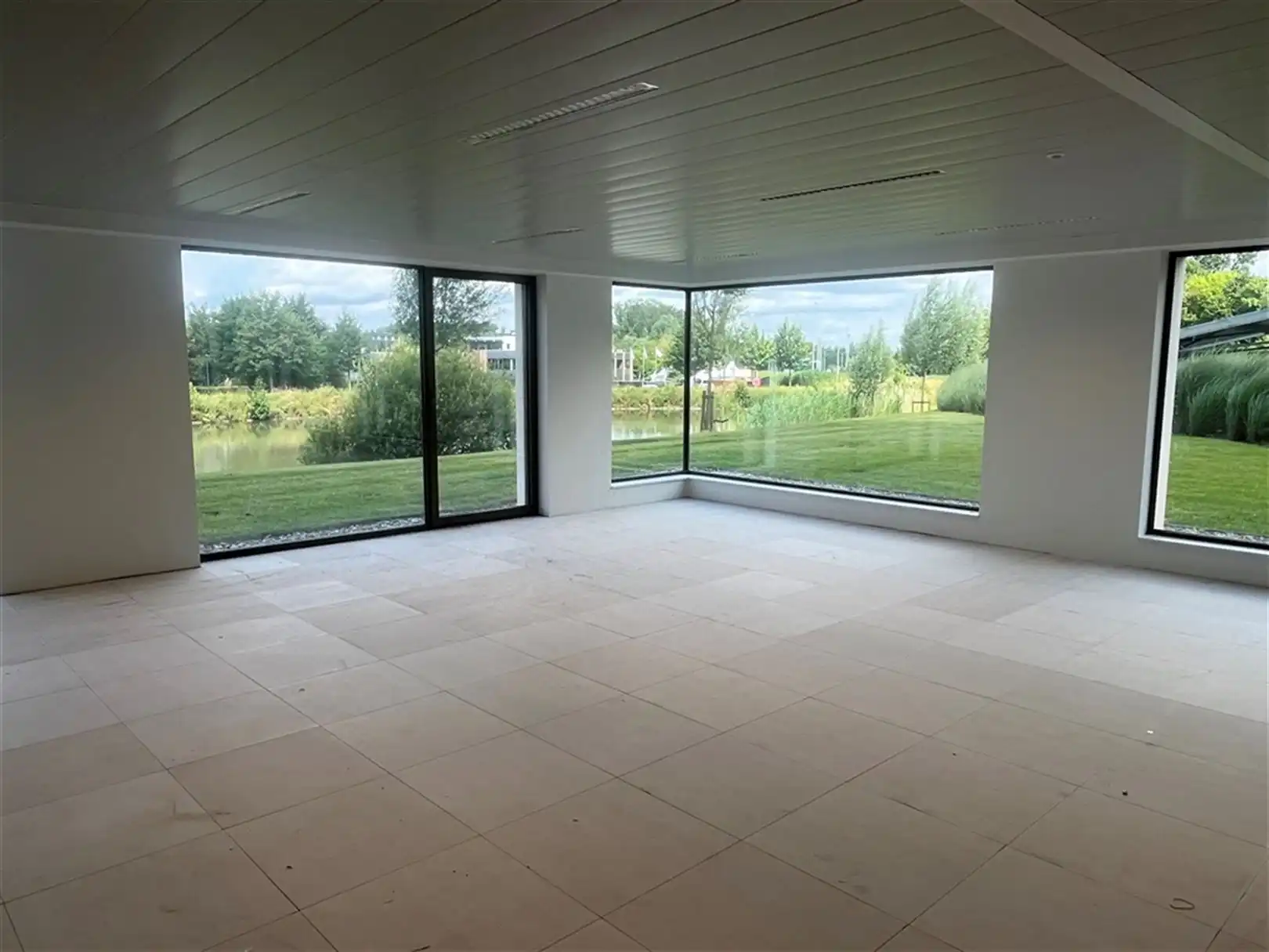 Prestigieus kantoorgebouw - oppervlaktes van 338m² tot 5760m² foto 30
