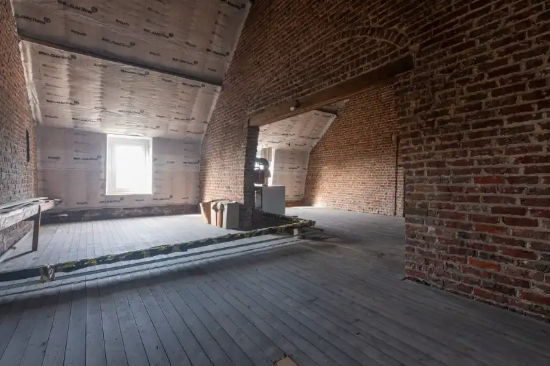 Prachtige, te renoveren, authentieke burgerwoning  met 5 slaapkamers, tuin en ruime garage. foto 23