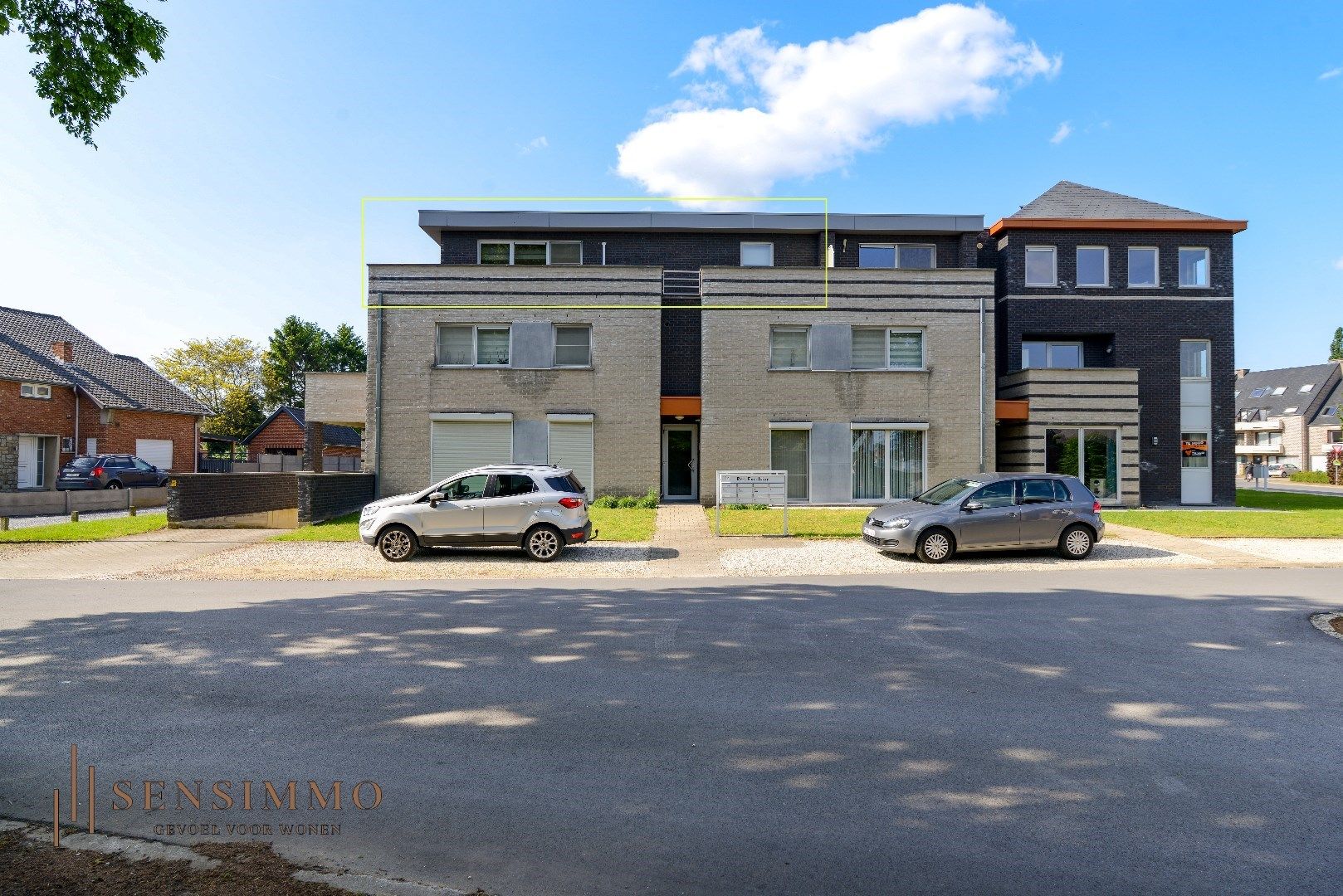 Ruim tweeslaapkamerappartement met parking te Beringen foto {{pictureIndex}}