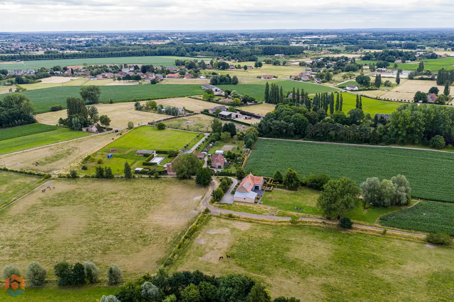 Hoeve op een ruim perceel van 5307 m² in prachtige groene omgeving foto 24