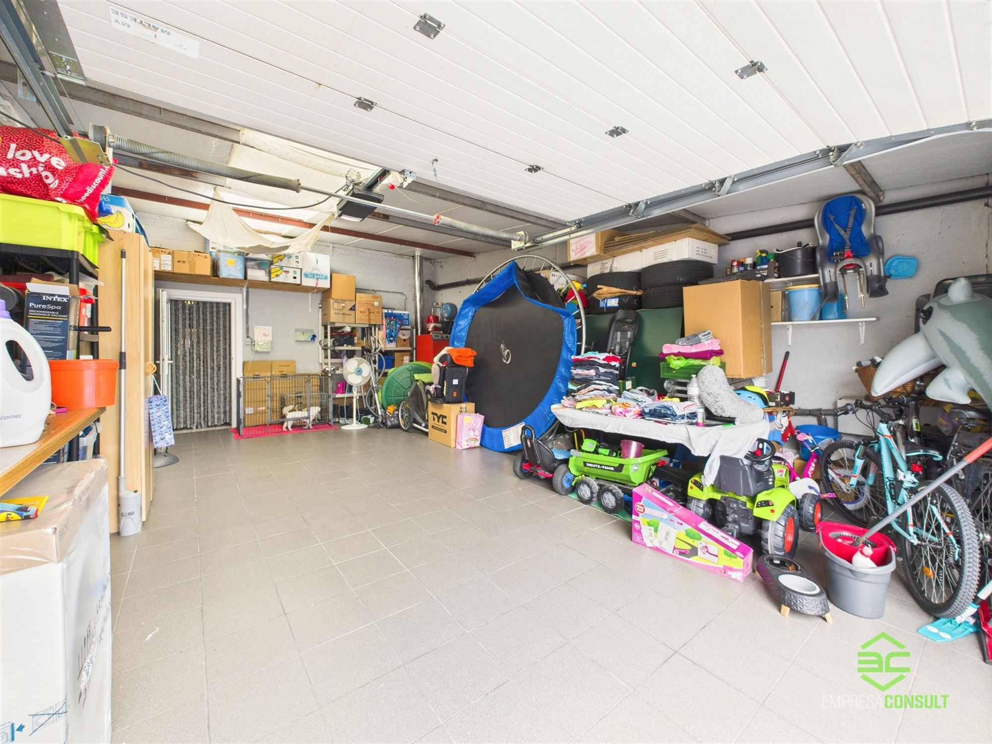Ruime gelijkvloerse woning met 2 slpk en grote garage! foto 13