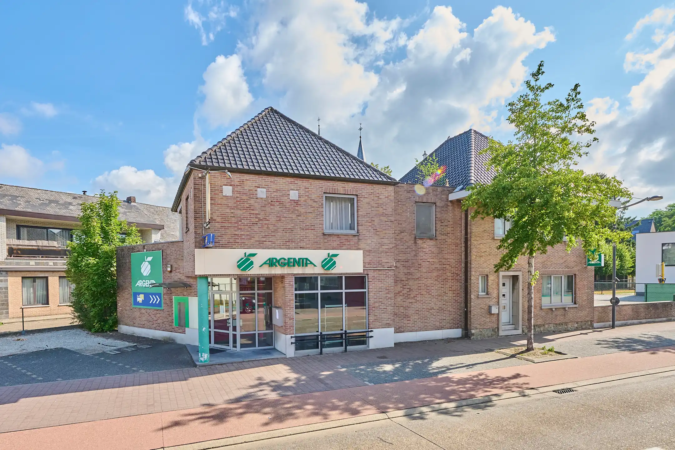 Te huur: kantoor/handelsruimte van 220m² in Hechtel foto 3