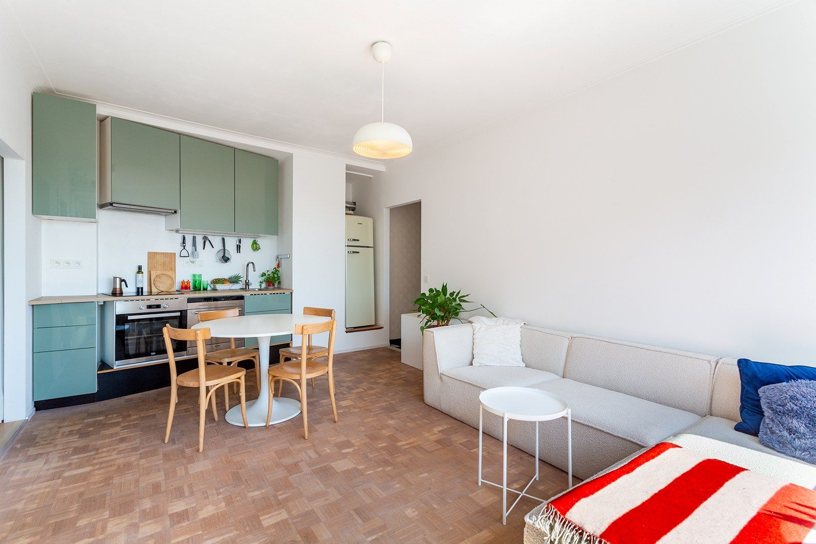 Instapklaar appartement met ruim terras  foto 2