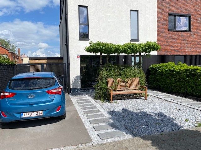 Half open bebouwing met 5 slaapkamers! Topligging! foto 24