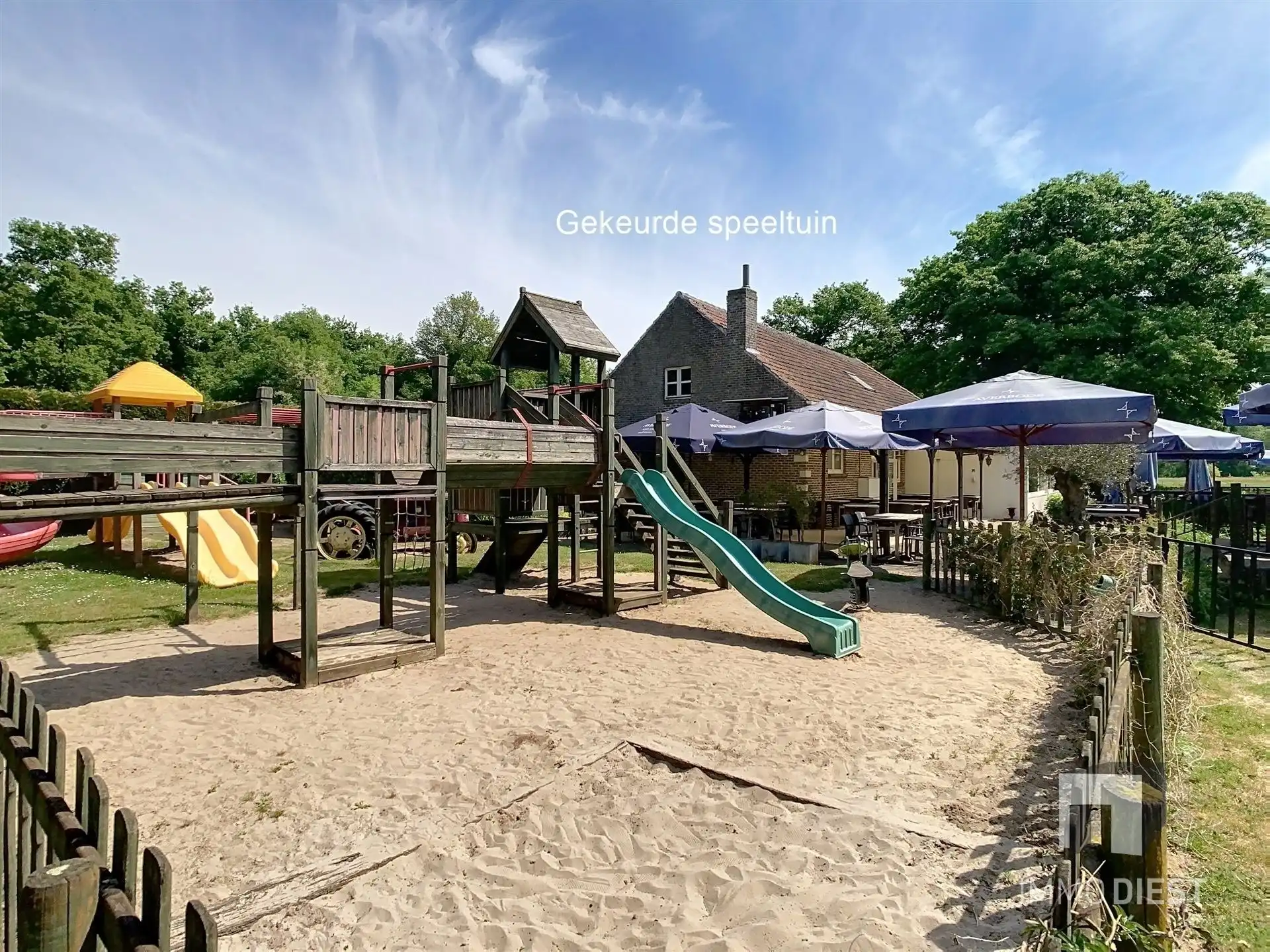 Brasserie - restaurant - feestzaal - privéwoonst foto 17