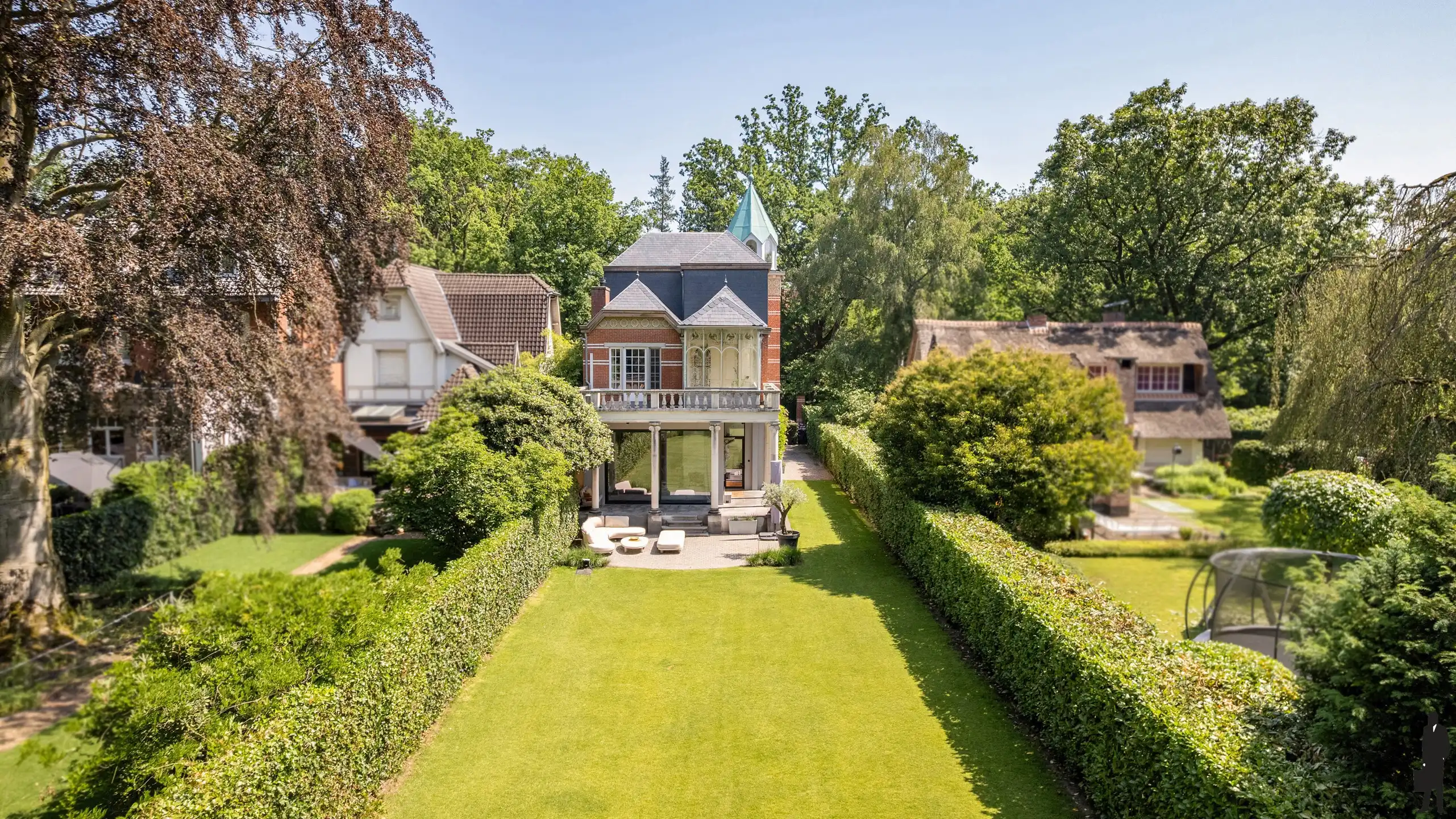 Statige karaktervilla met iconische toren en exclusief tuinpaviljoen foto 26