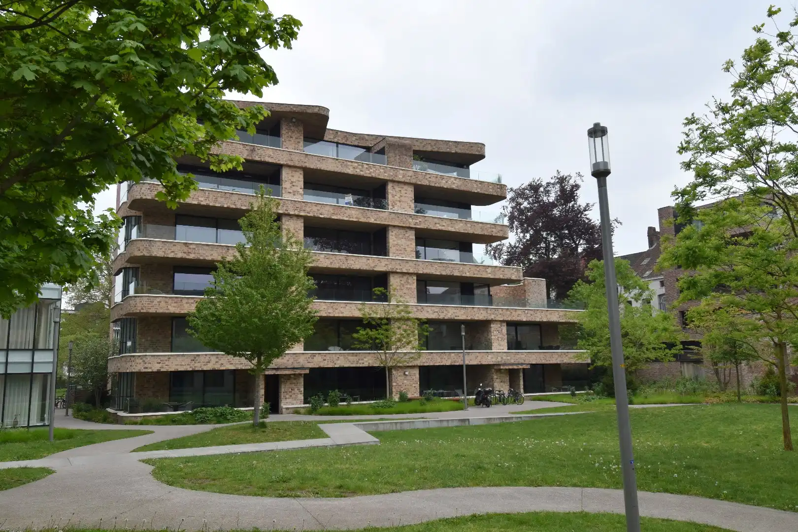 Luxe appartement in het hartje van Kortrijk aan Leie en Broeltorens foto 17