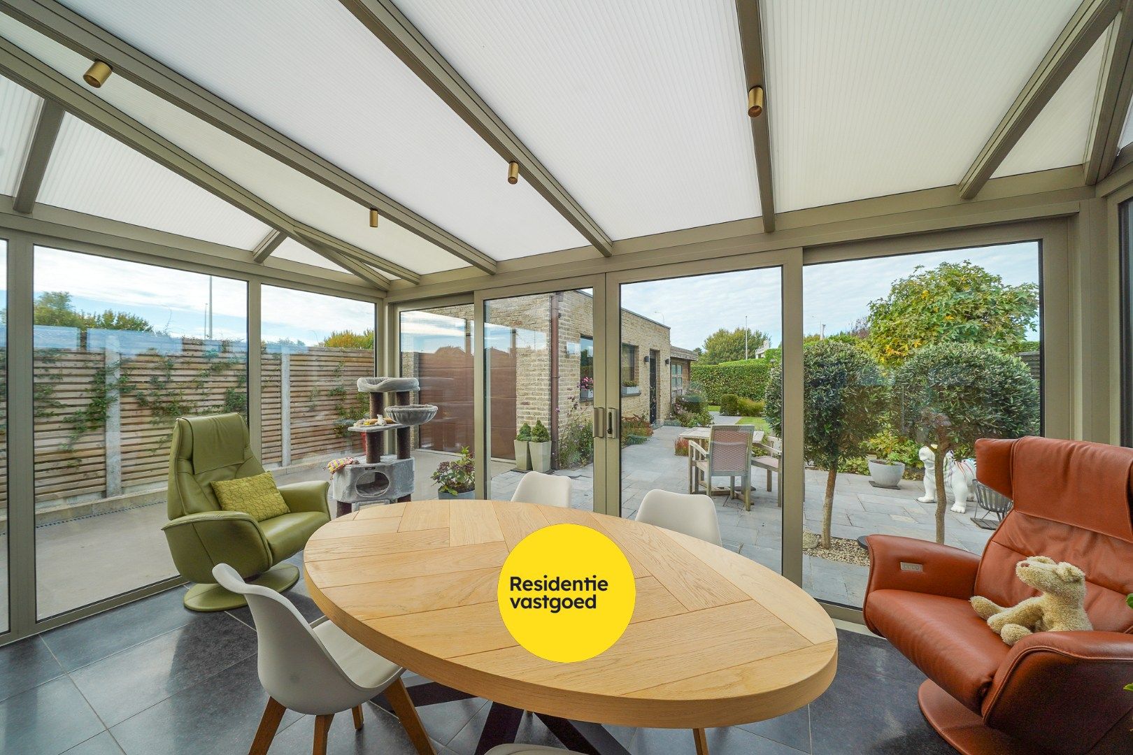 Instapklare halfopen woning met zonnige tuin, aparte garage en tuinhuis foto 13