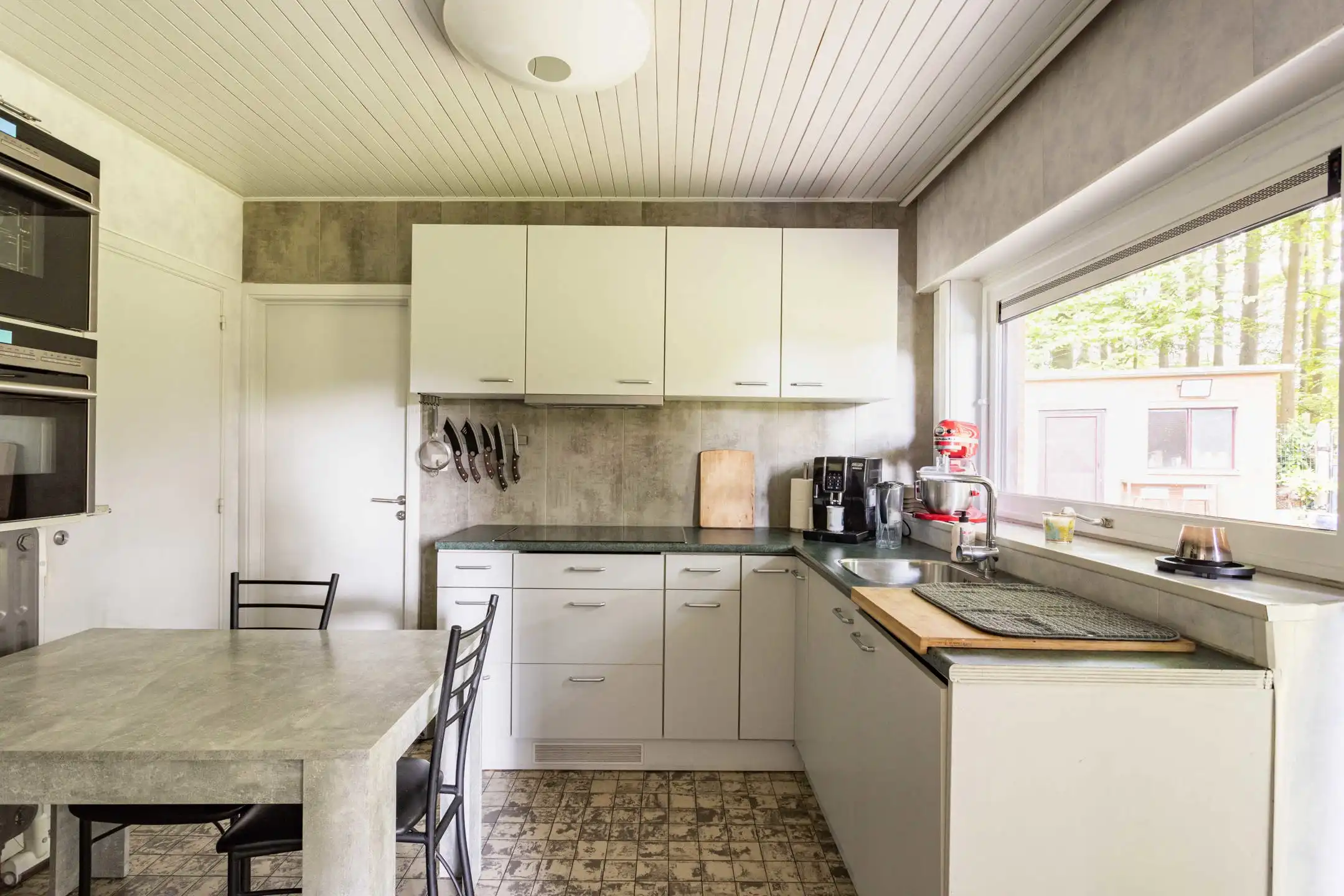 Te moderniseren bungalow met bos in Louise-Marie foto 13