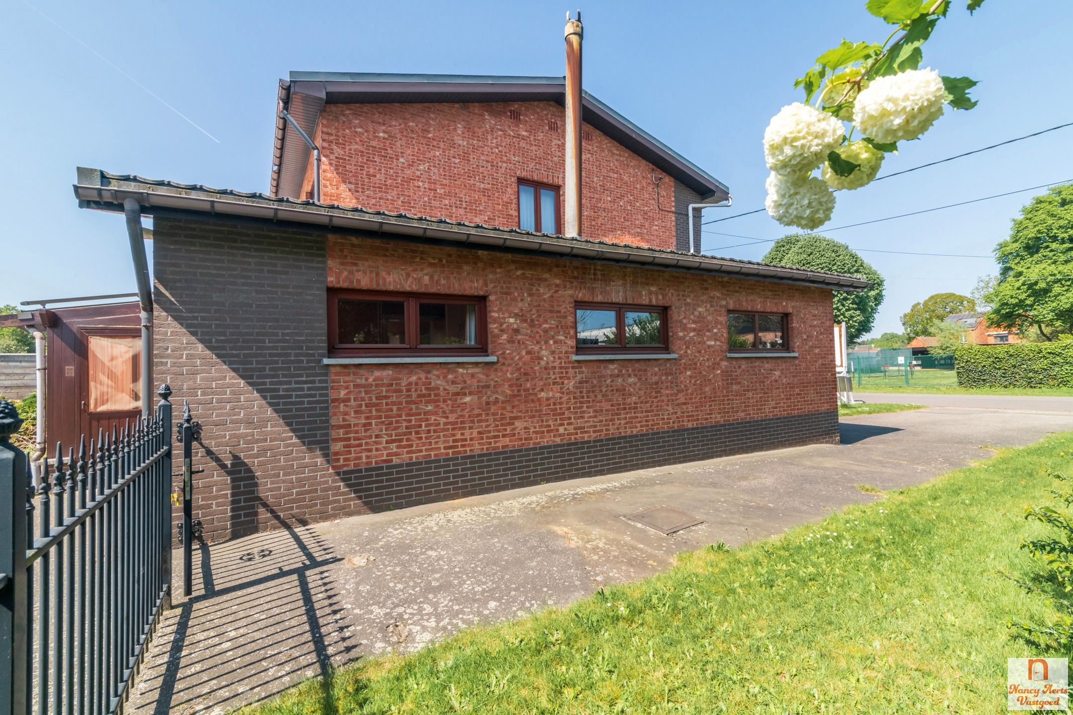 Charmante woning met grote tuin en renovatiemogelijkheden foto 6