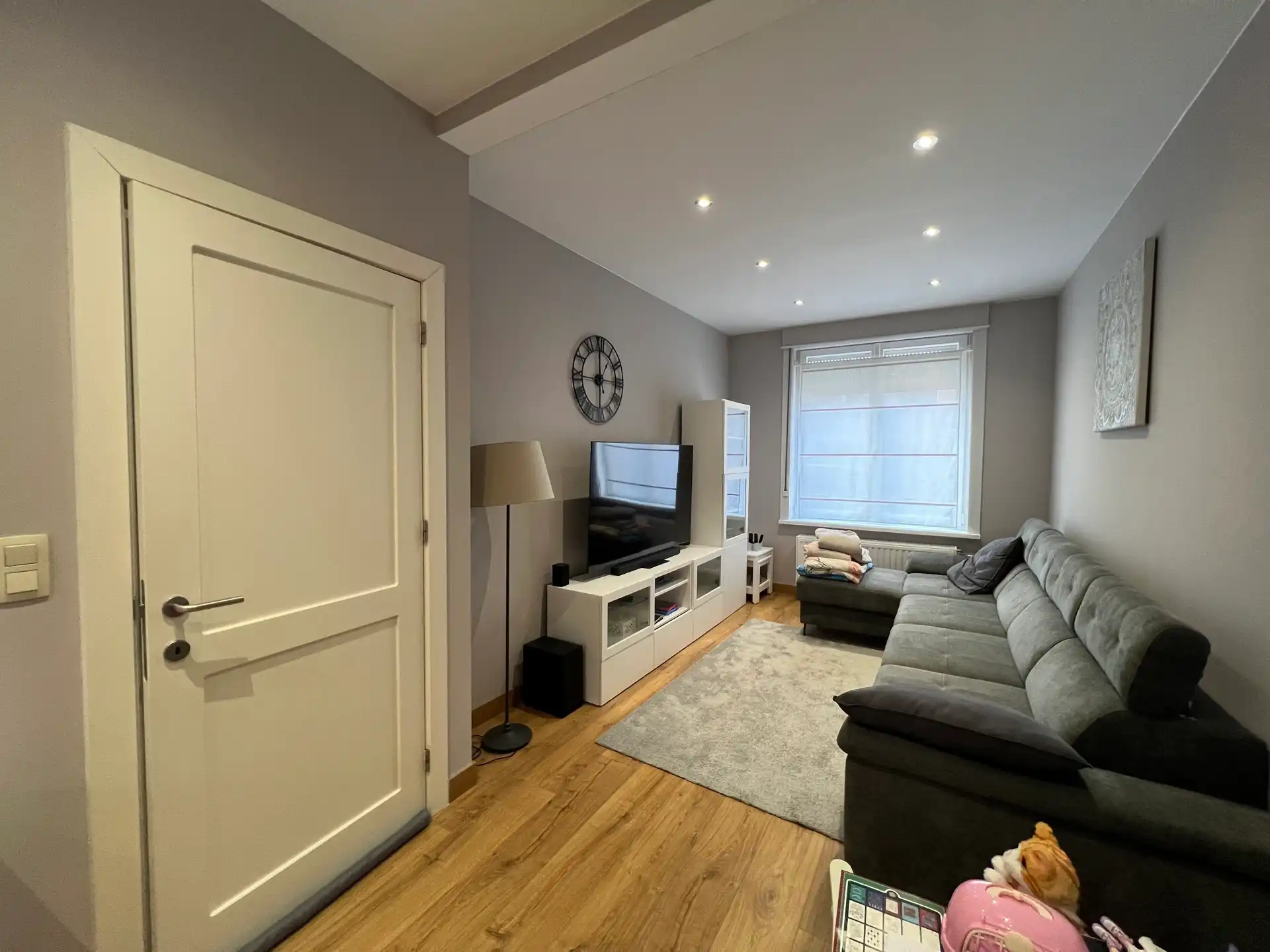 Mooie en gezellige woning in het levendige centrum !  foto {{pictureIndex}}