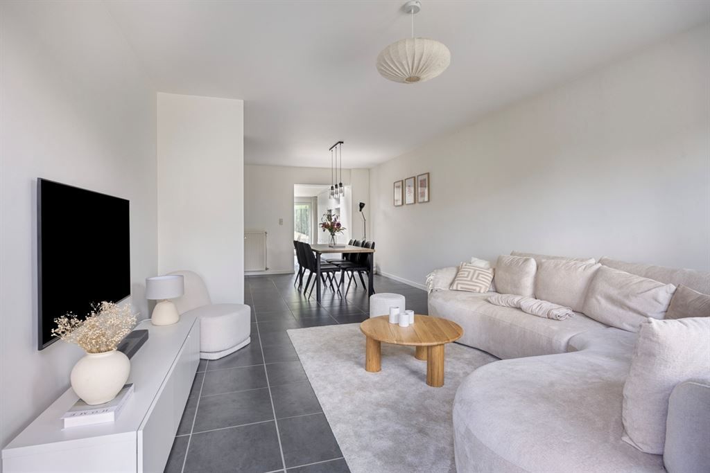 Knappe gerenoveerde woning op een gunstige locatie te Gelrode!  foto 3