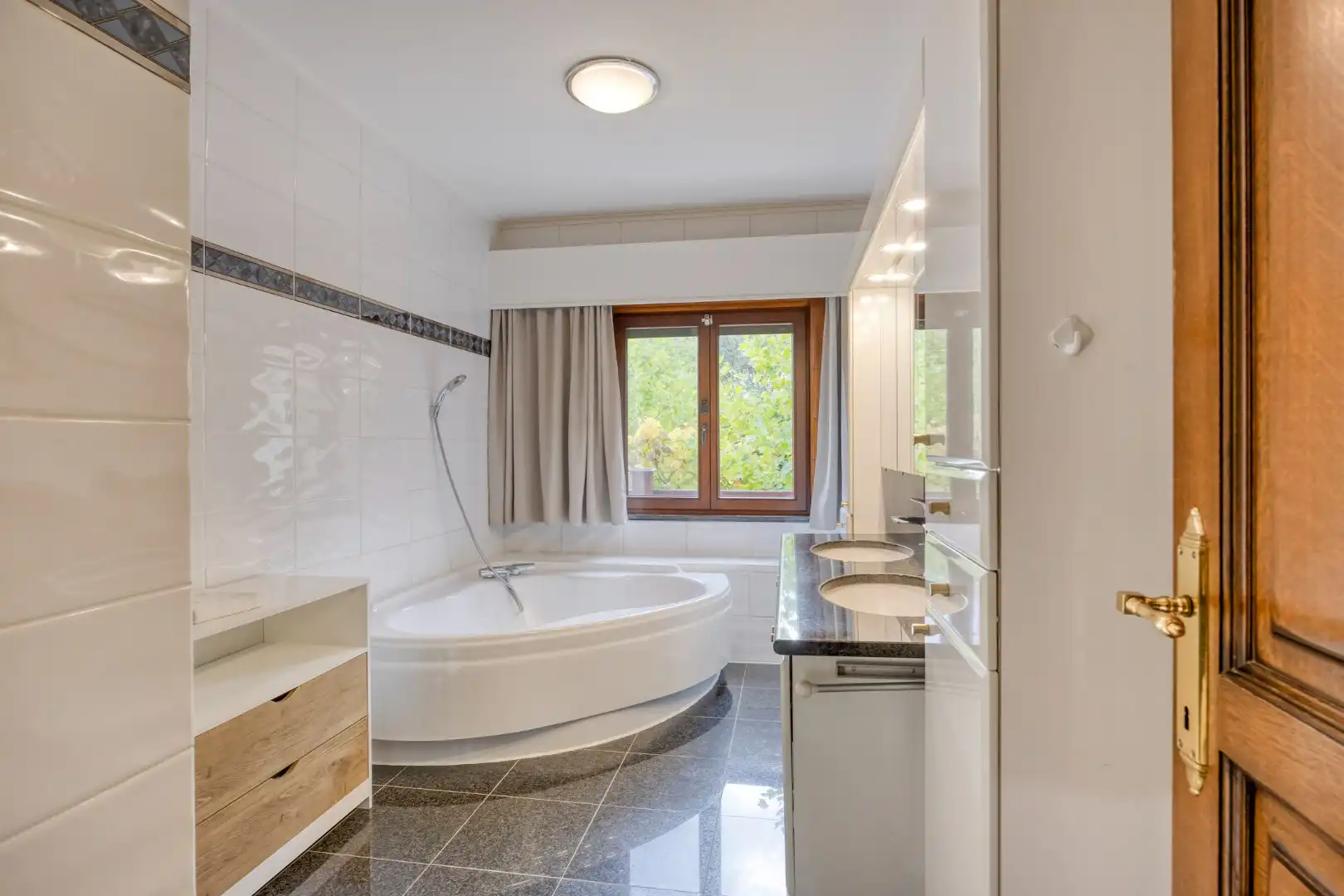 Prima onderhouden en ruime villa in Mol op een perceel van ca 30a ! foto 14