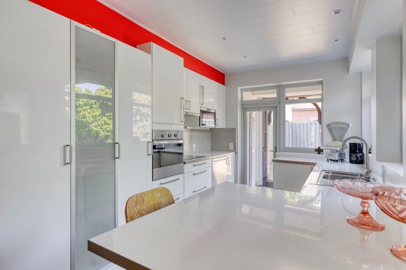 Uniek, karaktervol INSTAPKLAAR herenhuis/ KANGOEROEWONING met 5 slaapkamers én aparte garage in hartje Temse TE KOOP! foto 16