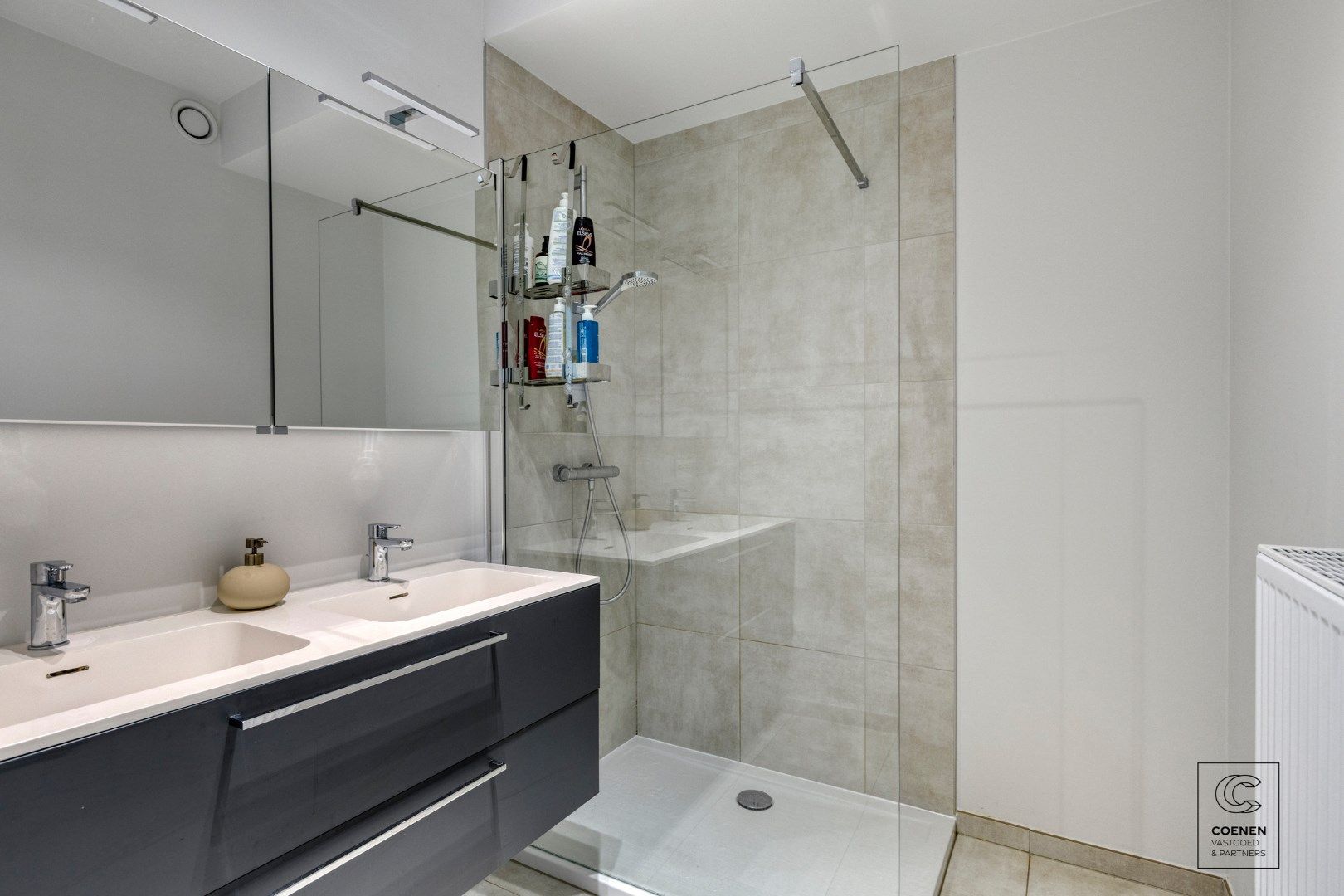 Design appartement van 83 m², twee slaapkamers en een ruim terras met een prachtig uitzicht over Antwerpen! foto 12