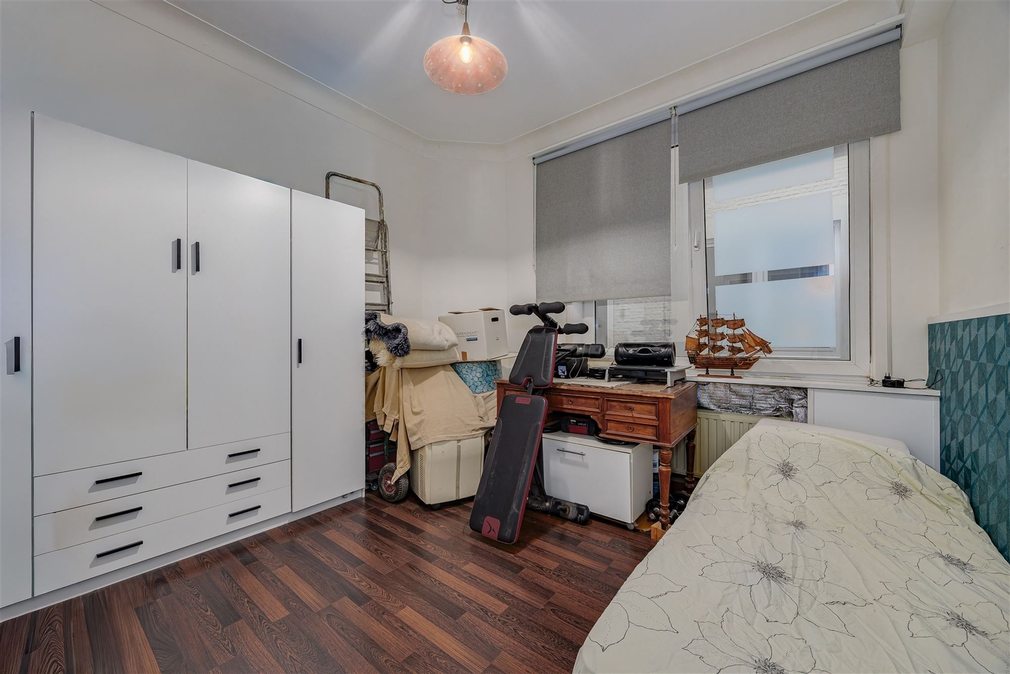 Perfect instapklaar appt met 2 slk + 2 badk vlakbij het Station foto 10